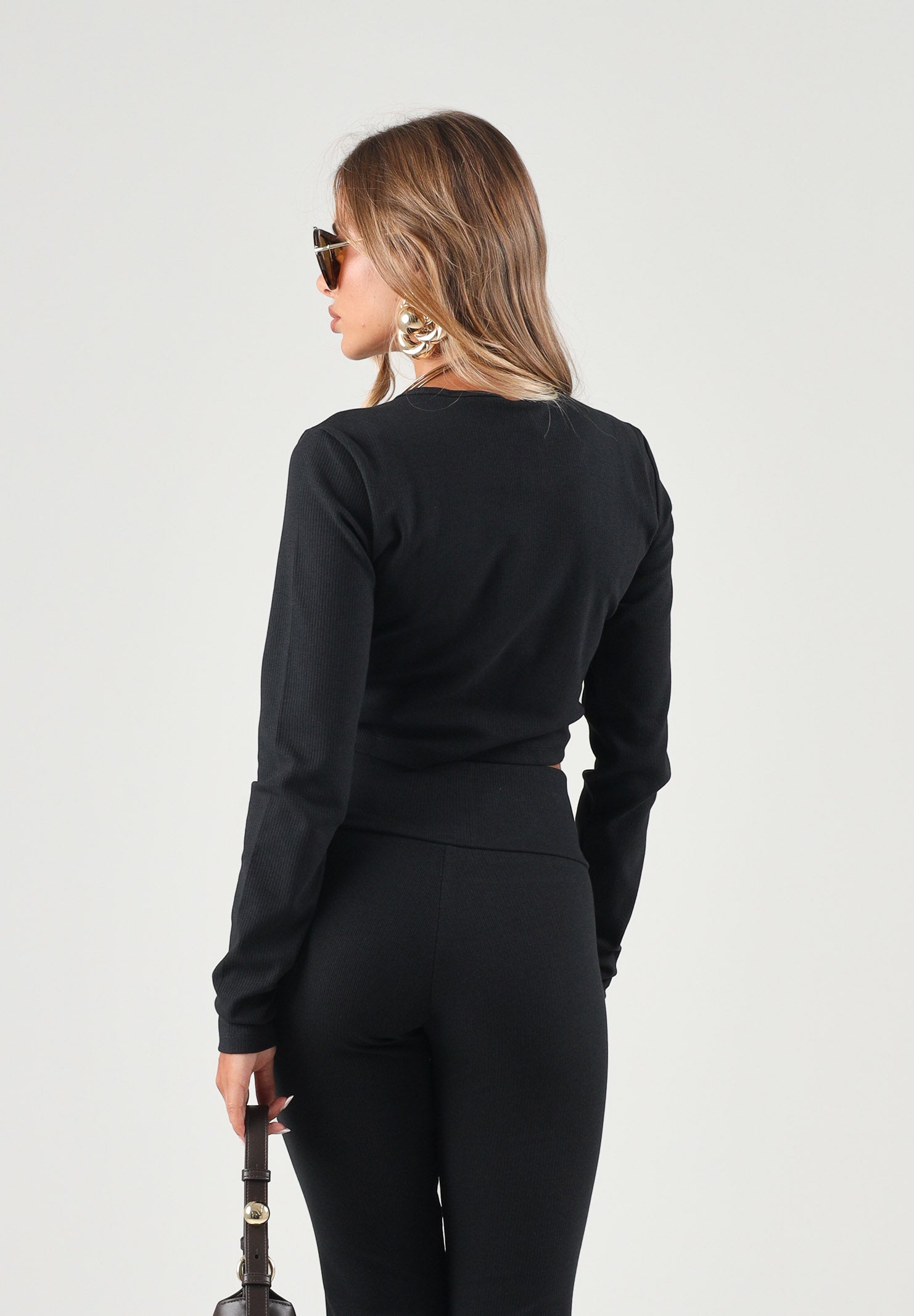 ADIDAS ORIGINALS Maglia girocollo LONG SLEEVE  nero da donna a maniche lunghe con taglio cropped KR1098 . ADIDAS ORIGINALS 