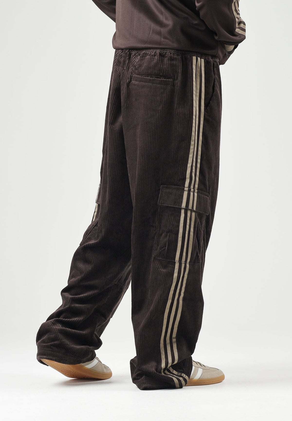 ADIDAS ORIGINALS Jeans cargo marrone/coffe per uomo e donna KR1405 . ADIDAS ORIGINALS 