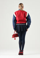ADIDAS ORIGINALS Bomber COLLEGIATE VARSITY rosso per uomo e donna con patch applicate e stile college. KR7030 . ADIDAS ORIGINALS 