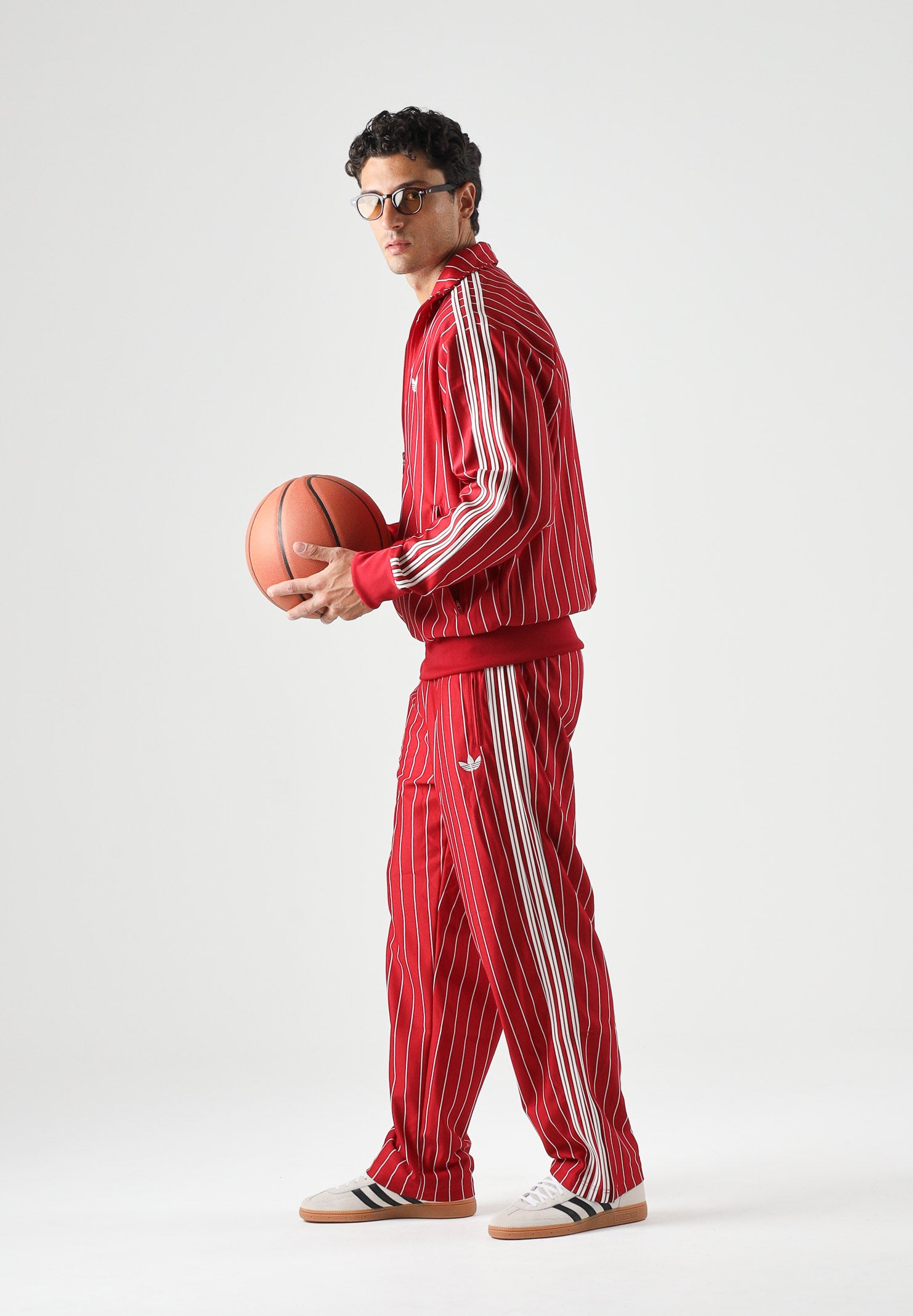 ADIDAS ORIGINALS Pantaloni sportivi Firebird Pinstripes Track Pants team victory red rosso, colore basico rosso, uomo. KR7230 . ADIDAS ORIGINALS 