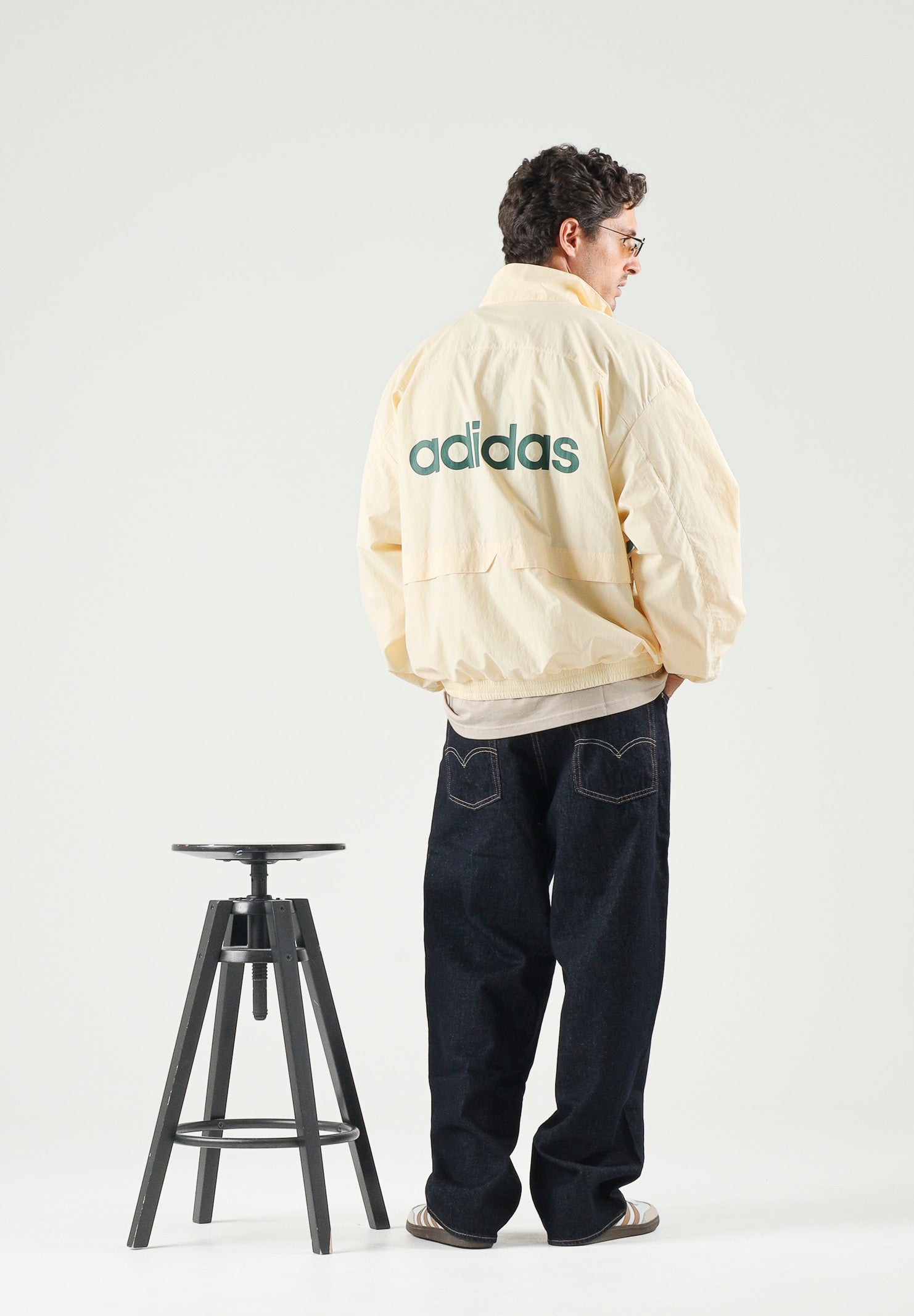 ADIDAS ORIGINALS Giacca a vento Munich 93 Tracktop warvan beige, colore basico beige, uomo. KR7280 . ADIDAS ORIGINALS 