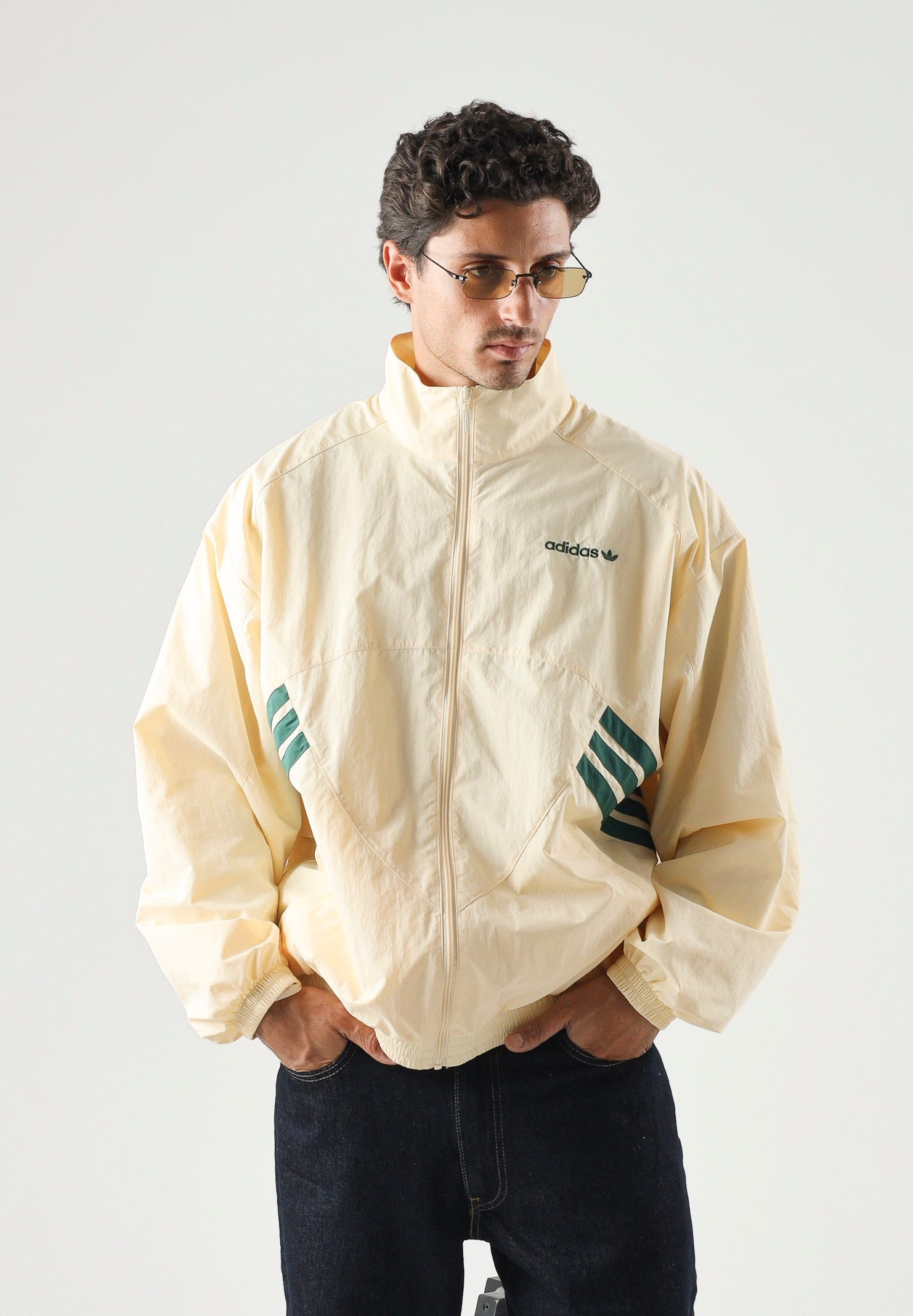 ADIDAS ORIGINALS Giacca a vento Munich 93 Tracktop warvan beige, colore basico beige, uomo. KR7280 . ADIDAS ORIGINALS 