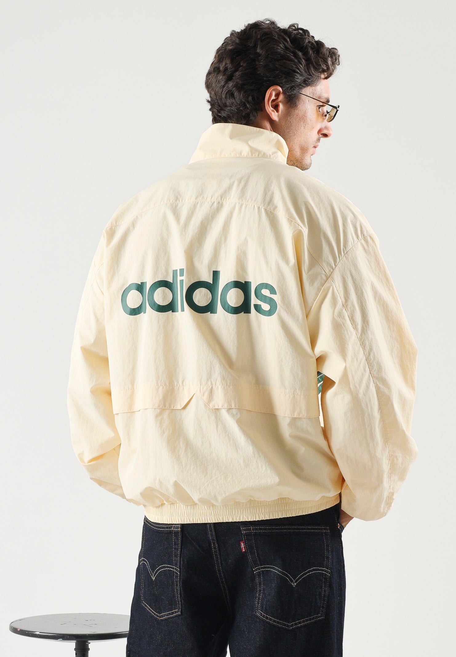 ADIDAS ORIGINALS Giacca a vento Munich 93 Tracktop warvan beige, colore basico beige, uomo. KR7280 . ADIDAS ORIGINALS 