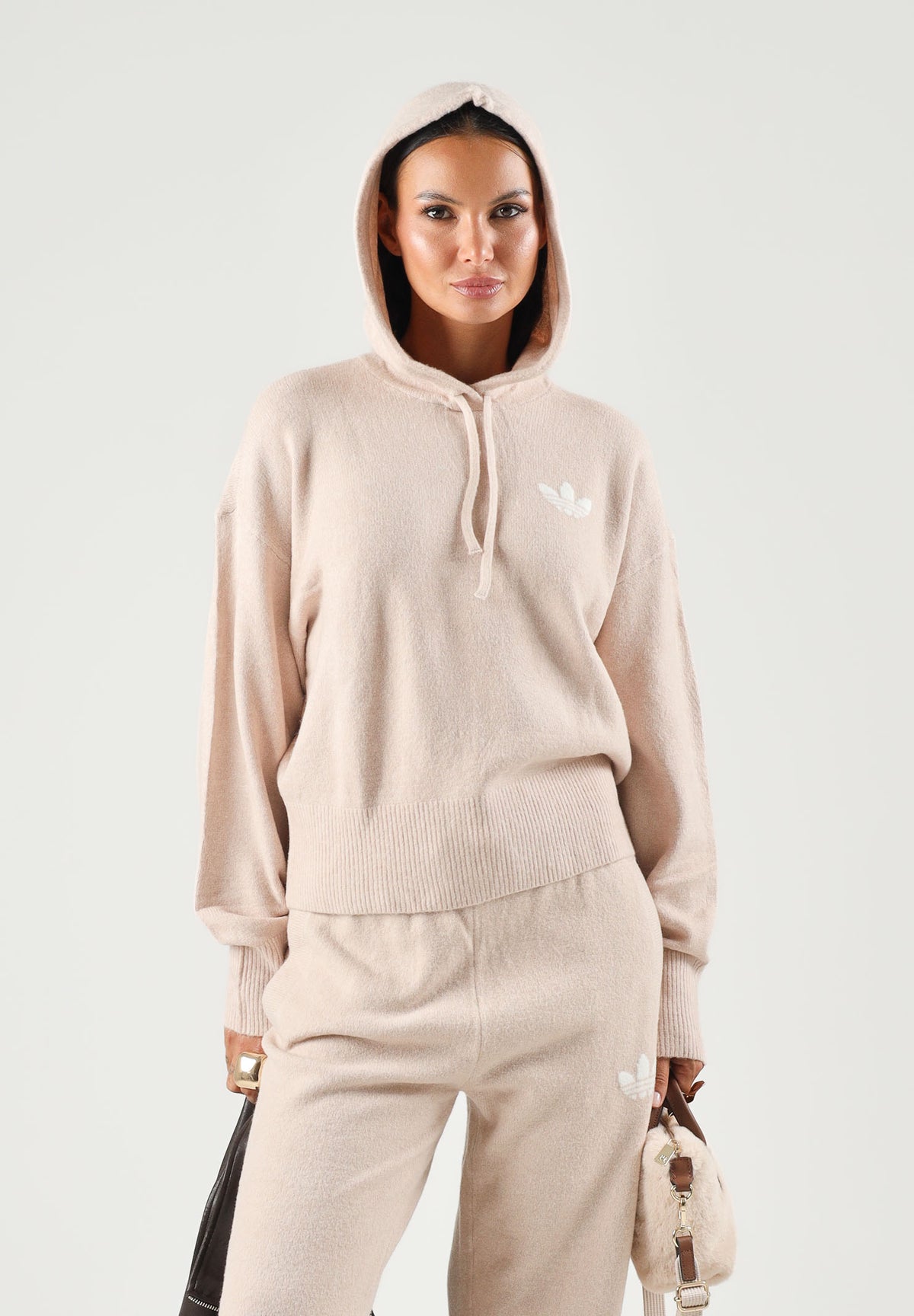 ADIDAS ORIGINALS Maglione con cappuccio ESSENTIALS KNIT HOODIE rosa da donna con mini logo iconico KR9159 . ADIDAS ORIGINALS 