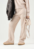 ADIDAS ORIGINALS Pantaloni WIDE LEG beige per donna con morbido tessuto e coulisse regolabile in vita. KR9180 . ADIDAS ORIGINALS 