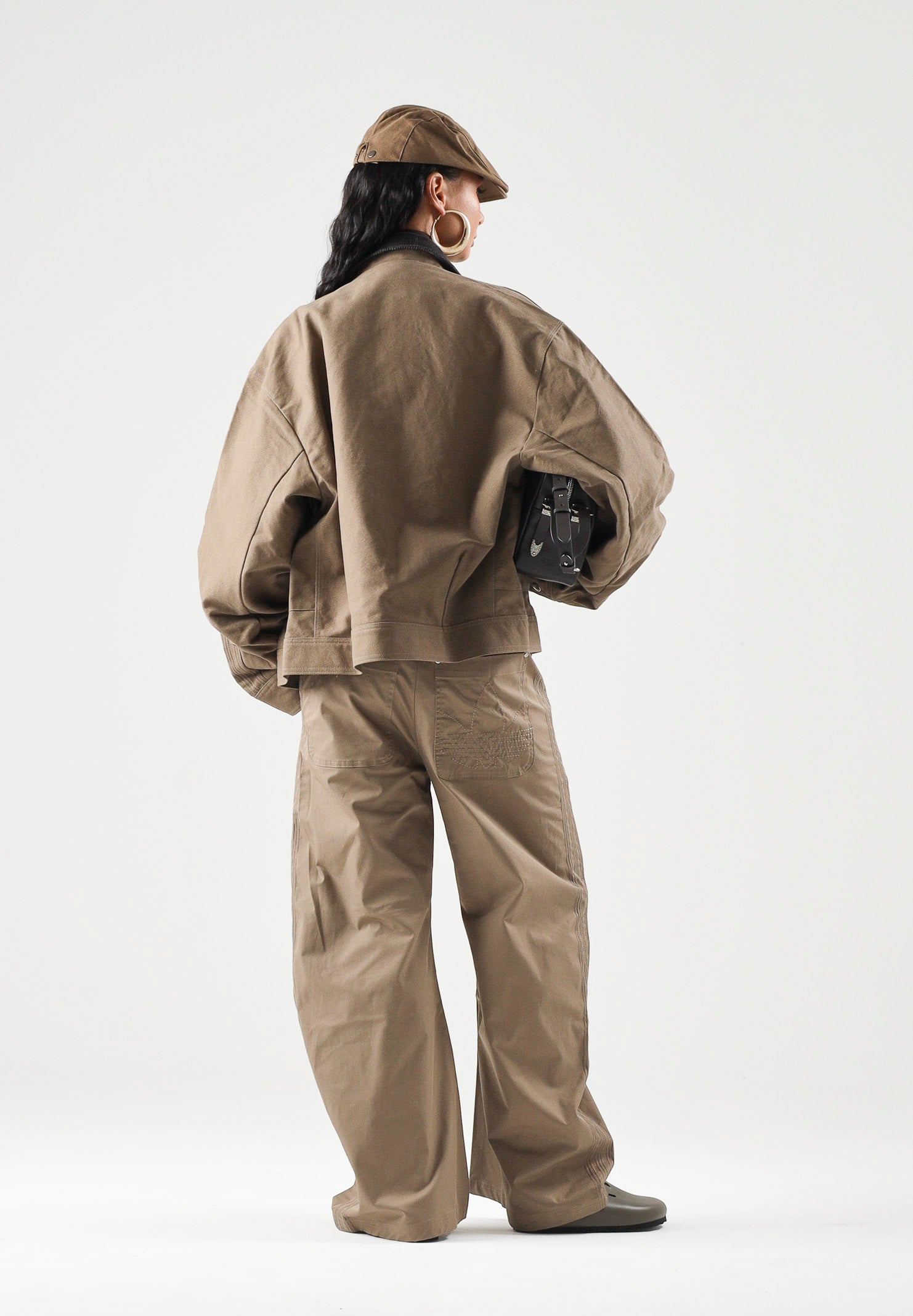 ADIDAS ORIGINALS Pantaloni PREMIUM ESSENTIALS WIDE PANTS beige per uomo e donna KR9655 . ADIDAS ORIGINALS 