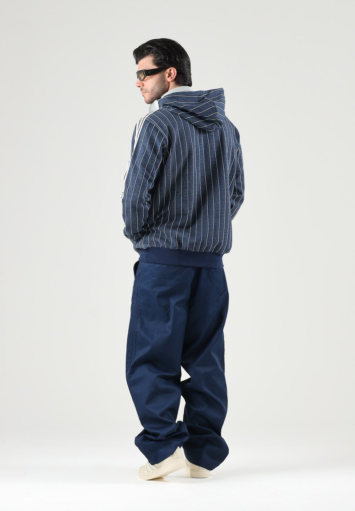 ADIDAS ORIGINALS Felpa con cappuccio PINSTRIPES Night Indigo-blu da uomo con fantasia gessata KR9704 . ADIDAS ORIGINALS 