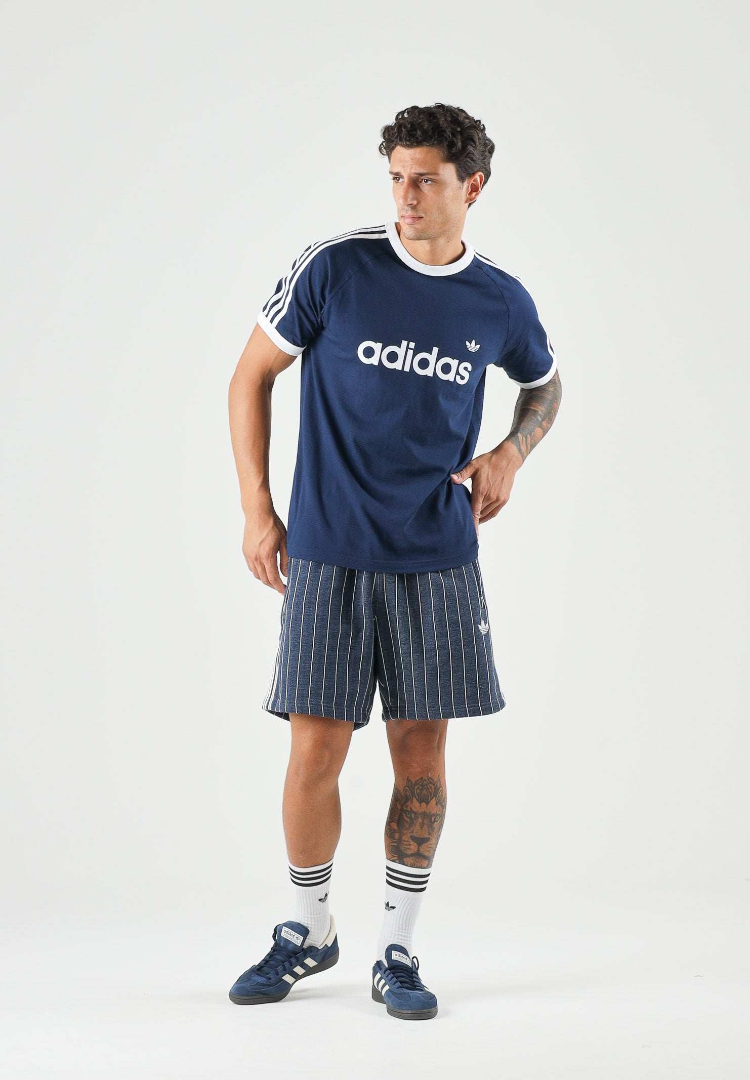 ADIDAS ORIGINALS Short PINSTRIPES blu da uomo e donna con motivo gessato<BR/> KR9706 . ADIDAS ORIGINALS 