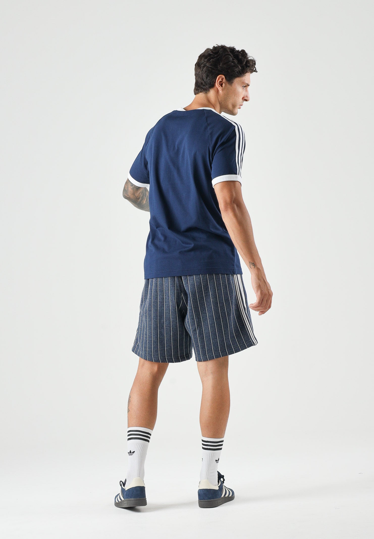 ADIDAS ORIGINALS Short PINSTRIPES blu da uomo e donna con motivo gessato<BR/> KR9706 . ADIDAS ORIGINALS 