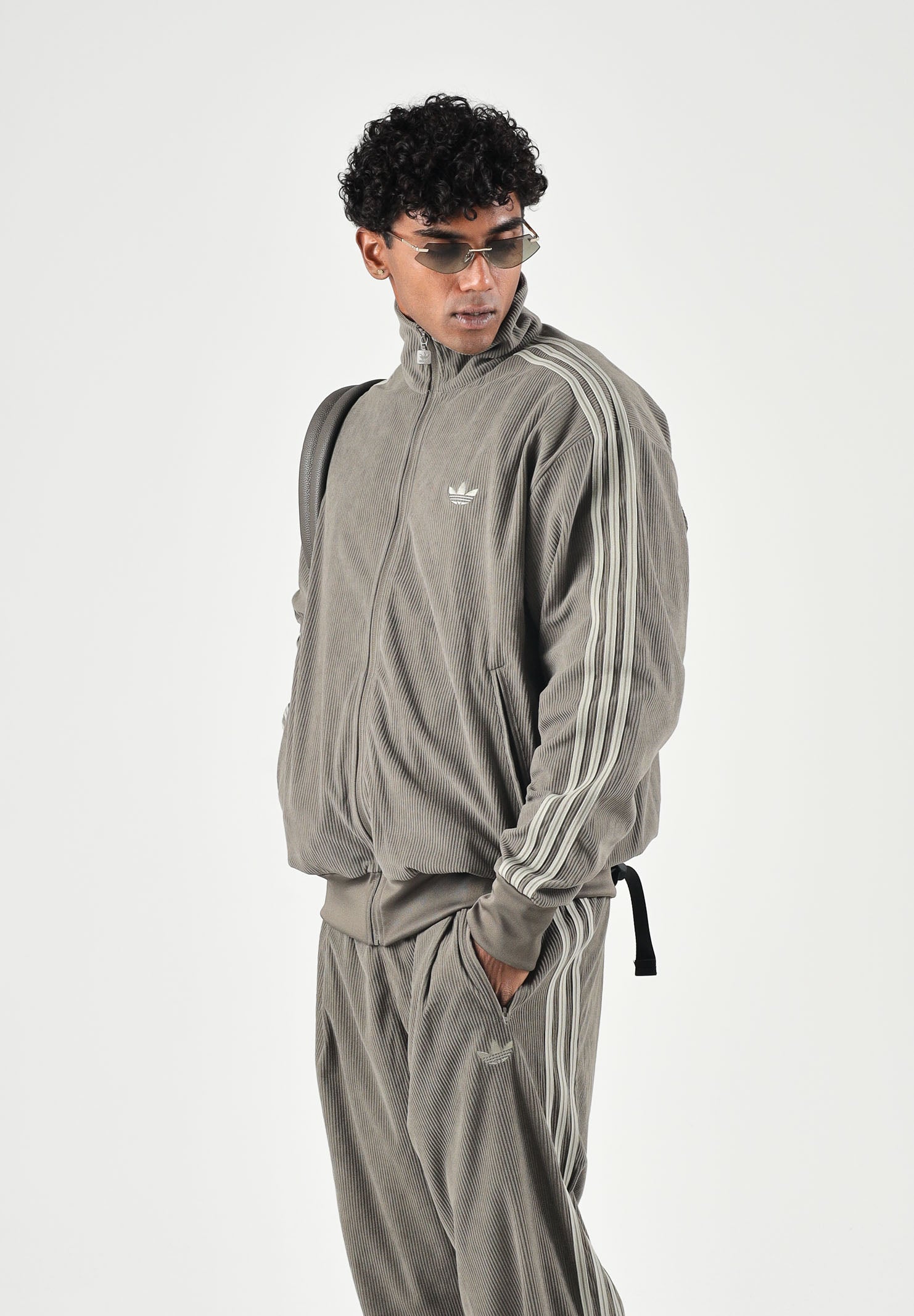 ADIDAS ORIGINALS Felpa con zip FIREBIRD CORDUROY  verde  da uomo KR9712 . ADIDAS ORIGINALS 