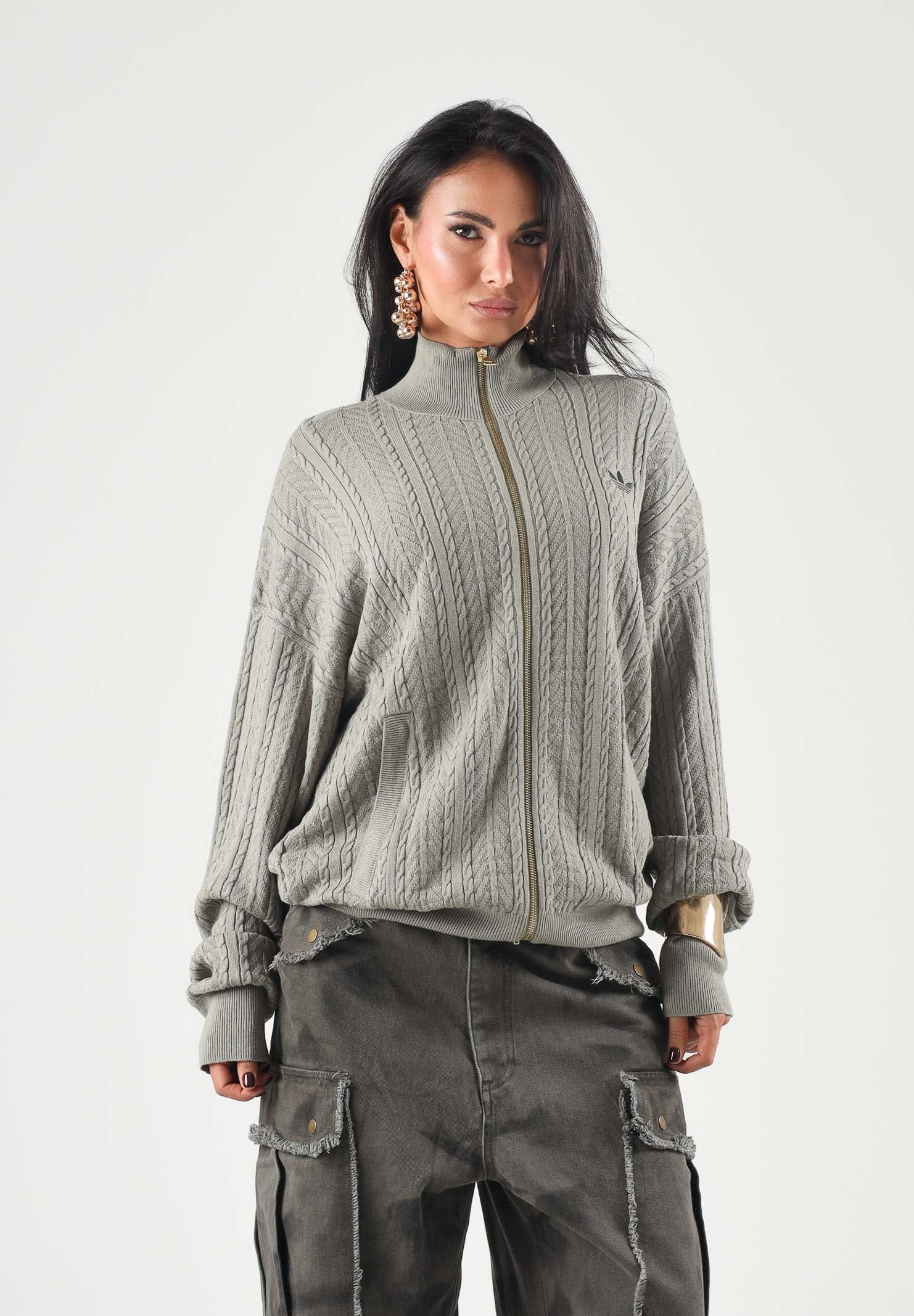 ADIDAS ORIGINALS Cardigan FIREBIRD CABLE KNIT Silver Pebble verde per uomo e donna con lavorazione a trecce KR9761 . ADIDAS ORIGINALS 