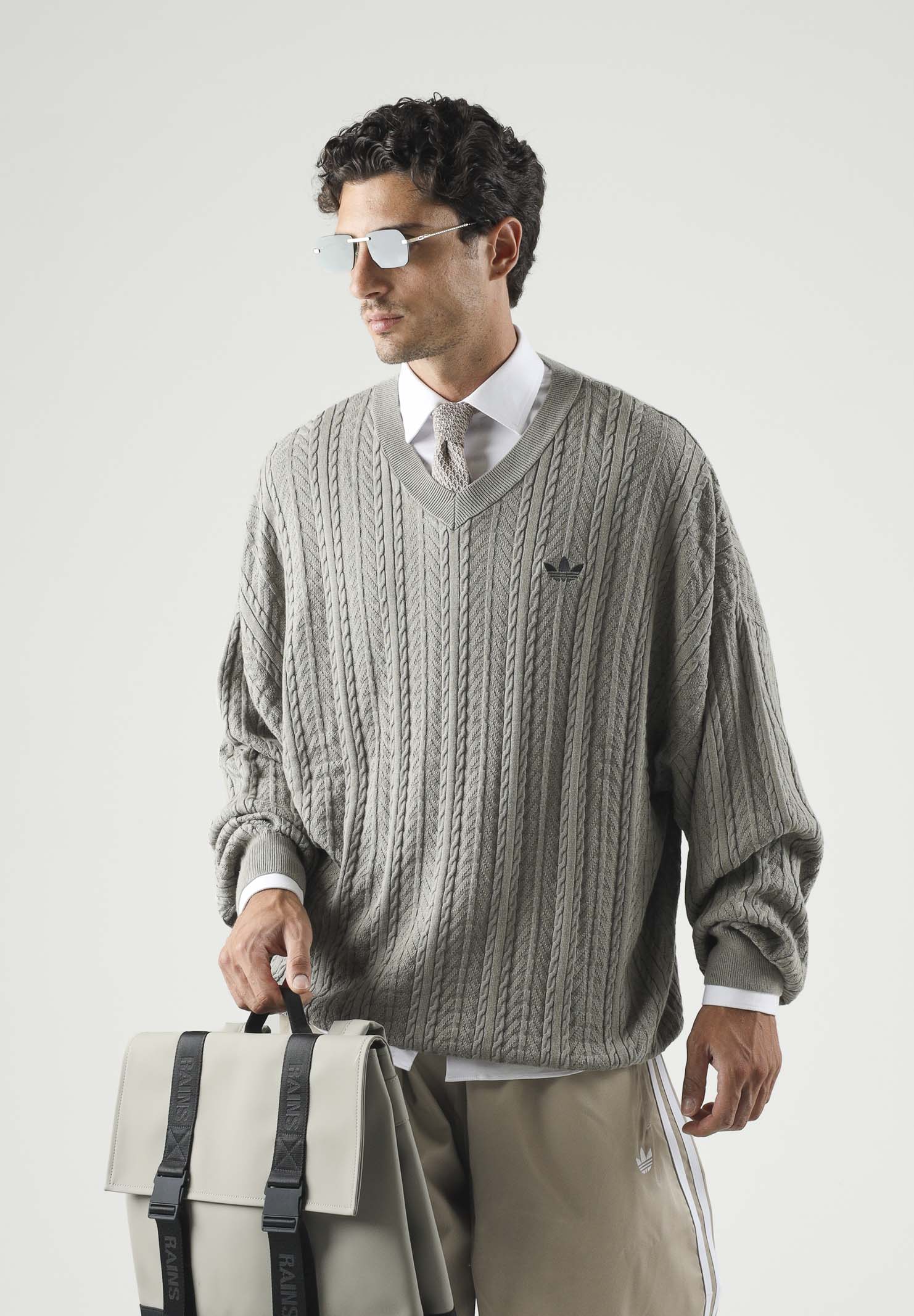ADIDAS ORIGINALS Maglia CABLE KNIT Silver Pebble Beige da uomo e donna con lavorazione a trecce KR9767 . ADIDAS ORIGINALS 