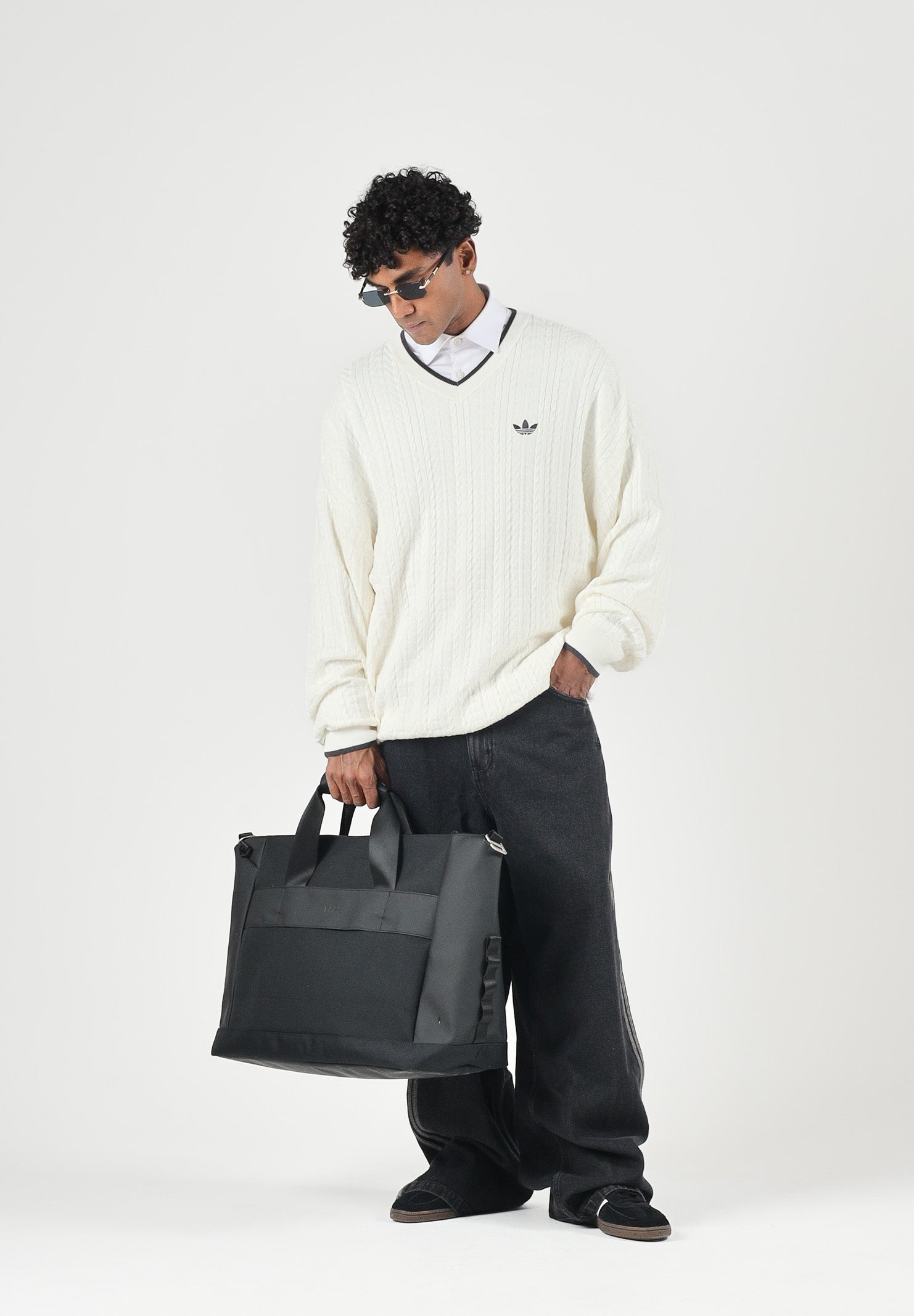 ADIDAS ORIGINALS Maglioncino V  CABLE KNIT CREWNECK bianco da uomo con lavorazione a trecce KR9768 . ADIDAS ORIGINALS 