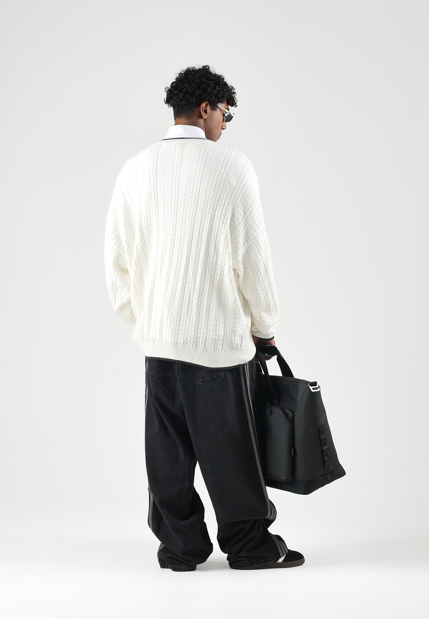 ADIDAS ORIGINALS Maglioncino V  CABLE KNIT CREWNECK bianco da uomo con lavorazione a trecce KR9768 . ADIDAS ORIGINALS 