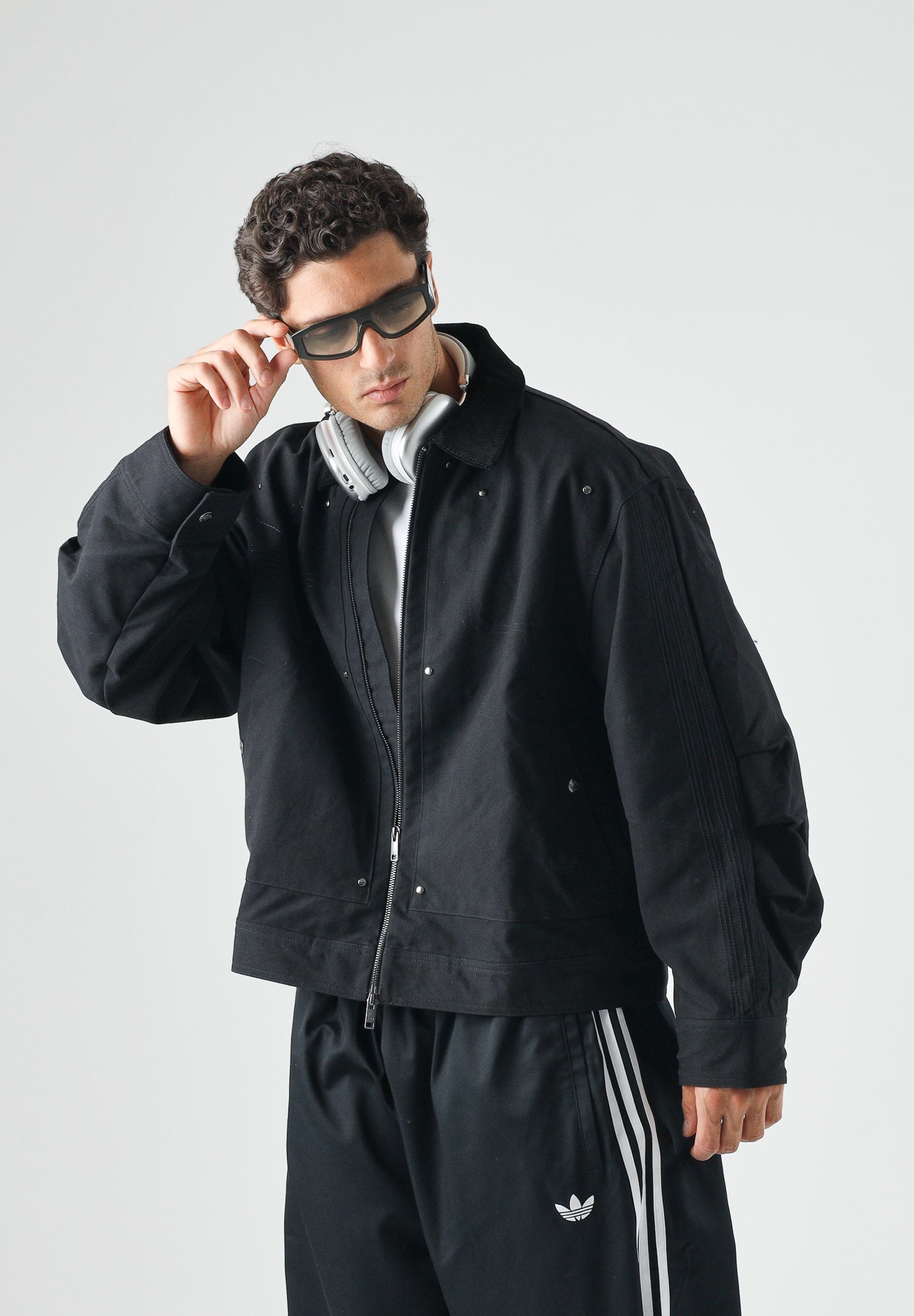 ADIDAS ORIGINALS Giubbotto PREMIUM ESSENTIALS bomber nero da uomo con logo trefoi ricamato KS1615 . ADIDAS ORIGINALS 