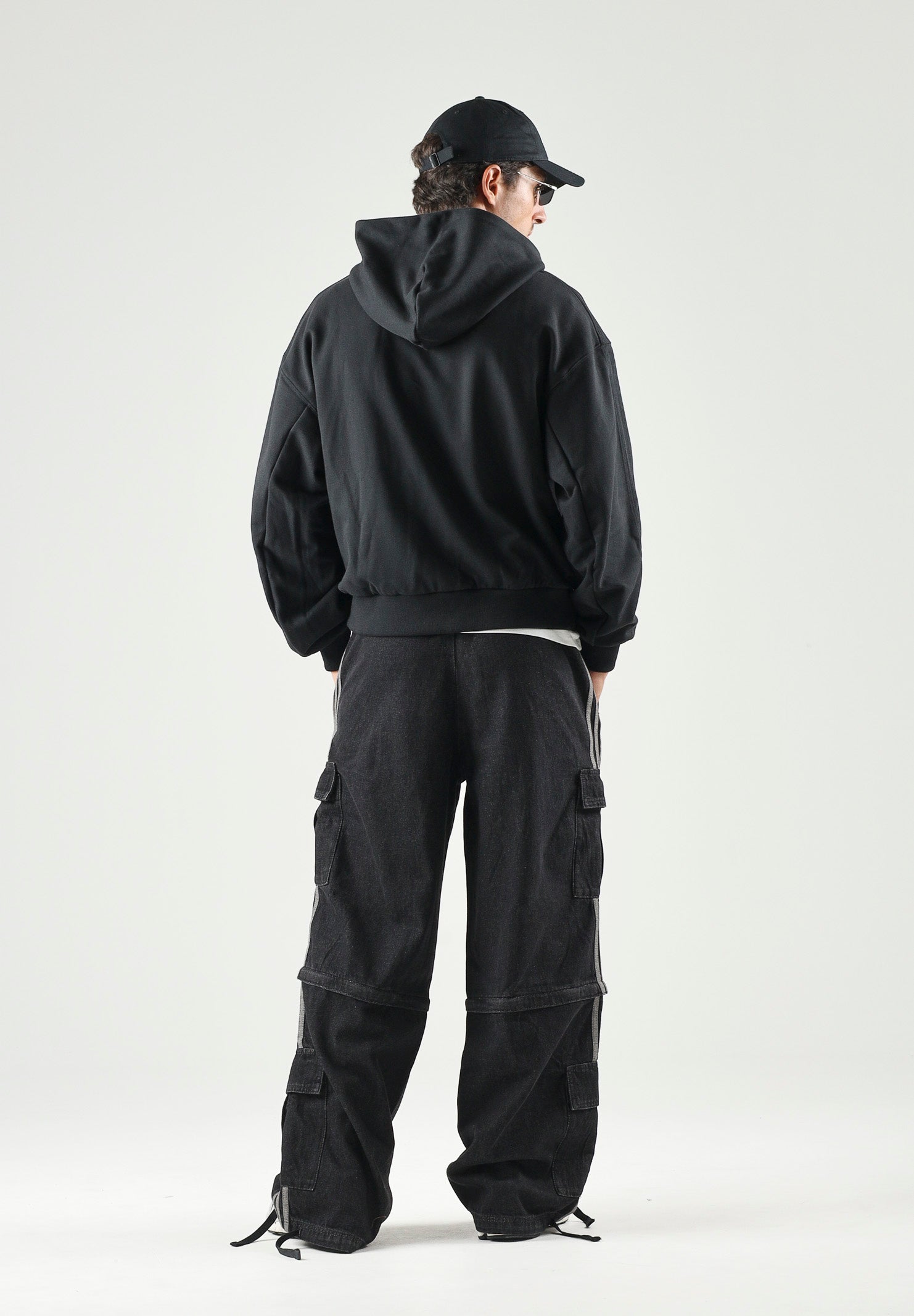 ADIDAS ORIGINALS Felpa PREMIUM ESSENTIALS nera da uomo con cappuccio KS4102 . ADIDAS ORIGINALS 