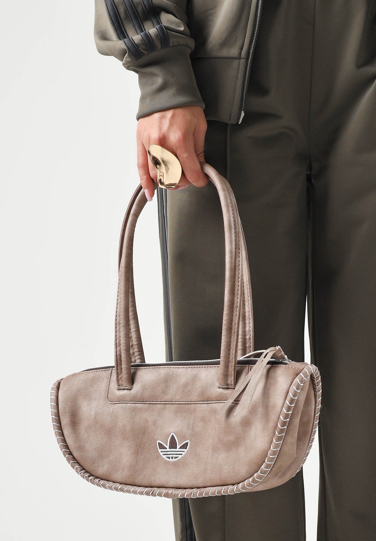 ADIDAS ORIGINALS Borsa BOWLING a spalla beige da donna con logo Trefoil KS4135 . ADIDAS ORIGINALS 