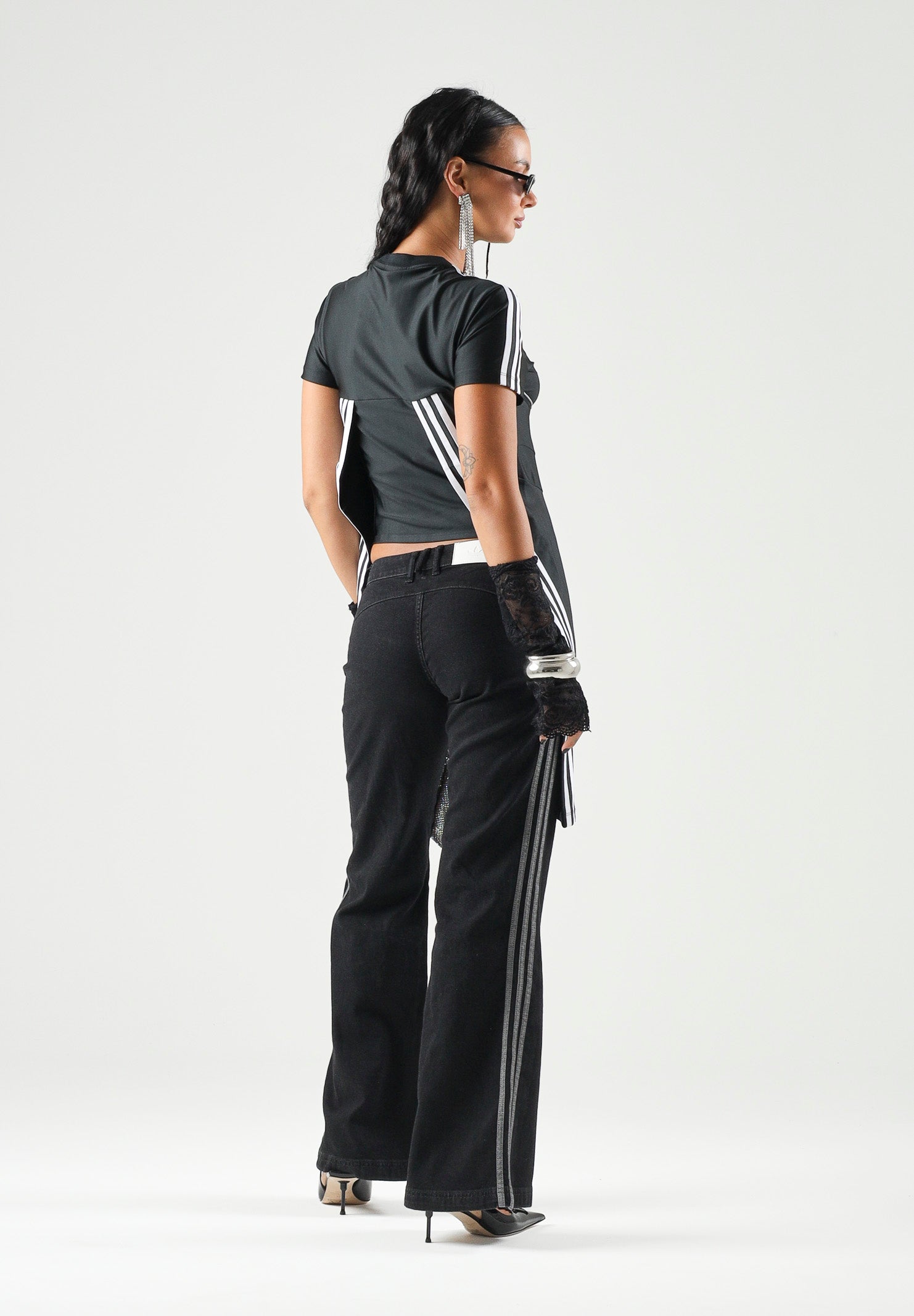 ADIDAS ORIGINALS T-shirt ADIDAS X MIA MARQUEZ nera da donna con design effetto corsetto KS4162 . ADIDAS ORIGINALS 