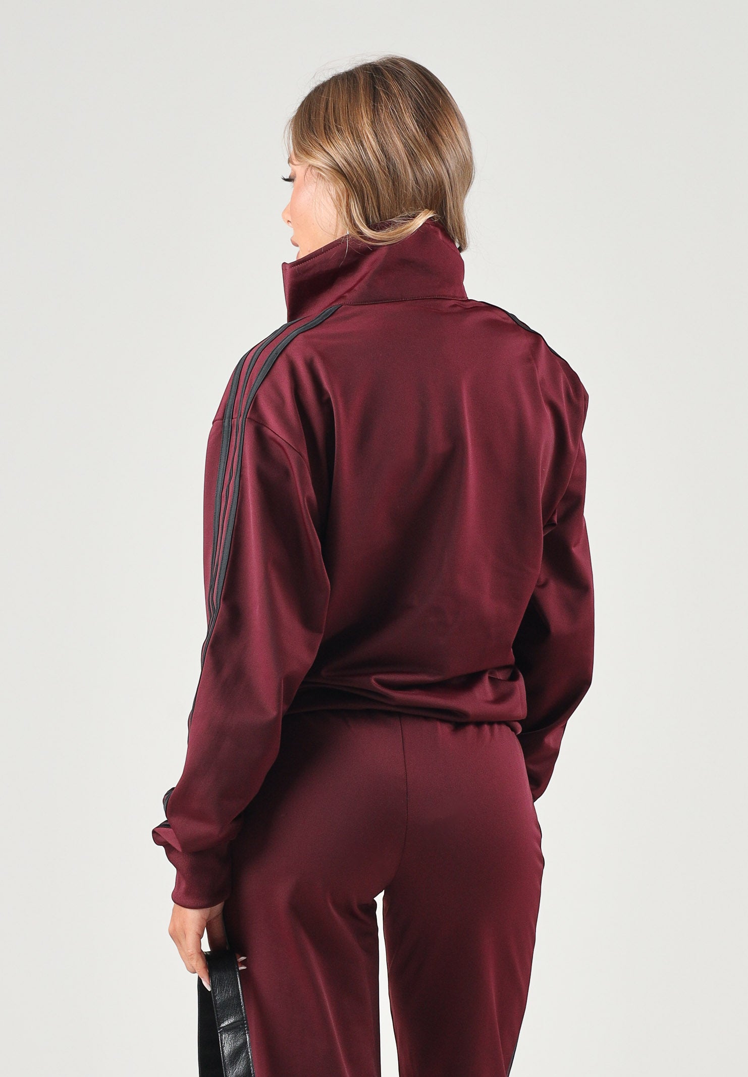 ADIDAS ORIGINALS Felpa con zip maroon-bordeaux per donna con iconiche bande a contrasto. KS4678 . ADIDAS ORIGINALS 