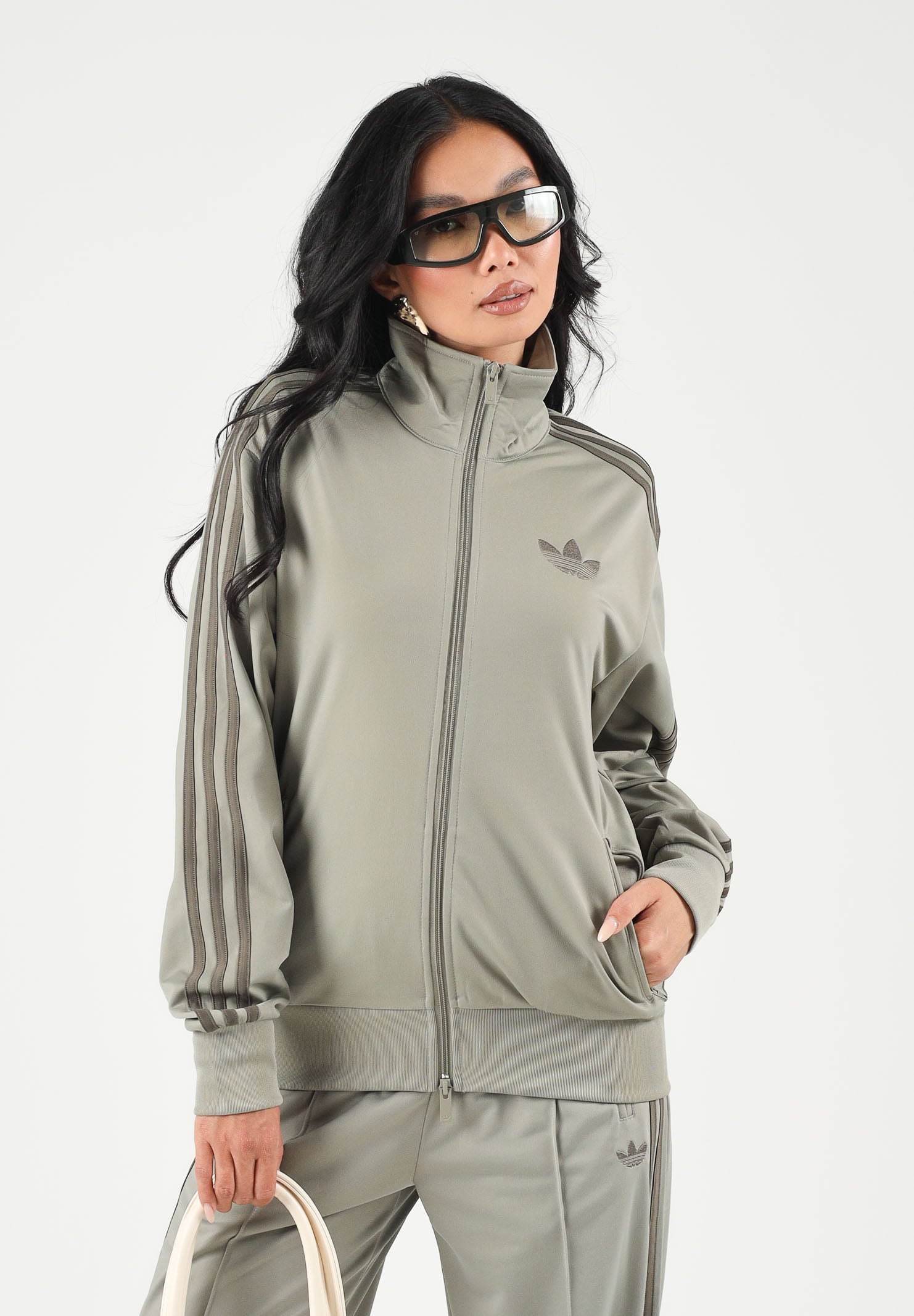 ADIDAS ORIGINALS Felpa con zip FIREBIRD verde fango per uomo e donna con colletto alto e bande laterali coordinate. KS4679 . ADIDAS ORIGINALS 