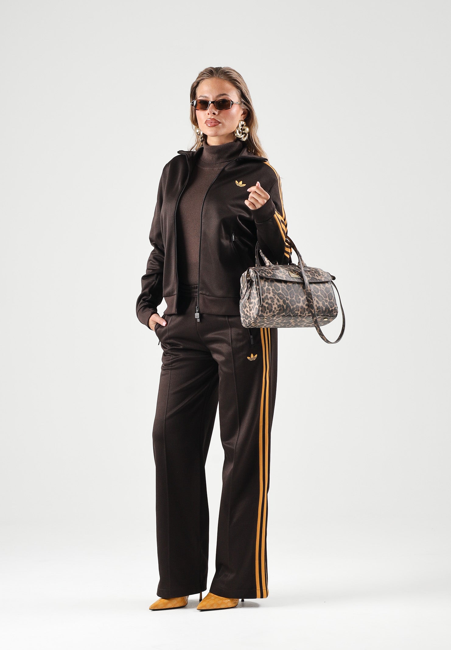 ADIDAS ORIGINALS Pantaloni FIREBIRD Auburn-marrone per uomo e donna con logo iconico laterale KS4741 . ADIDAS ORIGINALS 