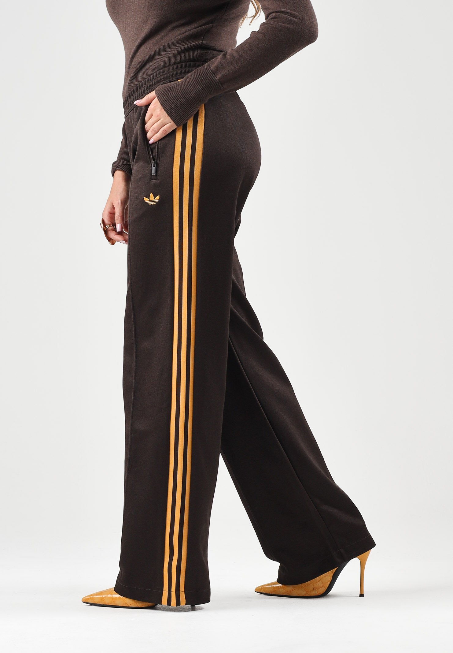 ADIDAS ORIGINALS Pantaloni FIREBIRD Auburn-marrone per uomo e donna con logo iconico laterale KS4741 . ADIDAS ORIGINALS 