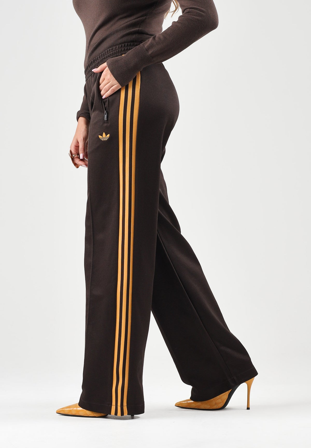 ADIDAS ORIGINALS Pantaloni FIREBIRD Auburn-marrone per uomo e donna con logo iconico laterale KS4741 . ADIDAS ORIGINALS 