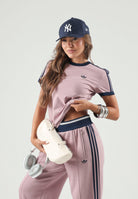 ADIDAS ORIGINALS T-shirt ADICOLOR 3-STRIPES tee-rosa da donna con mini logo iconico KS4776 . ADIDAS ORIGINALS 
