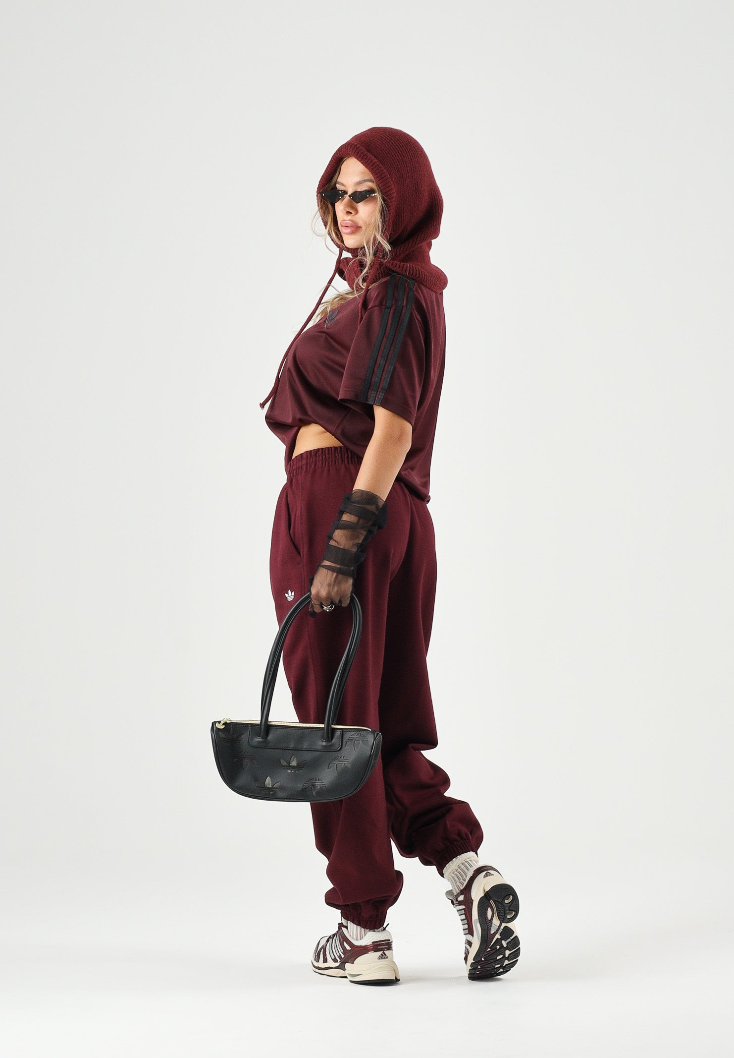 ADIDAS ORIGINALS T-shirt FIREBIRD TEE SHADOW marrone e bordeaux da donna con iconiche 3- stripes nere KS4799 . ADIDAS ORIGINALS 