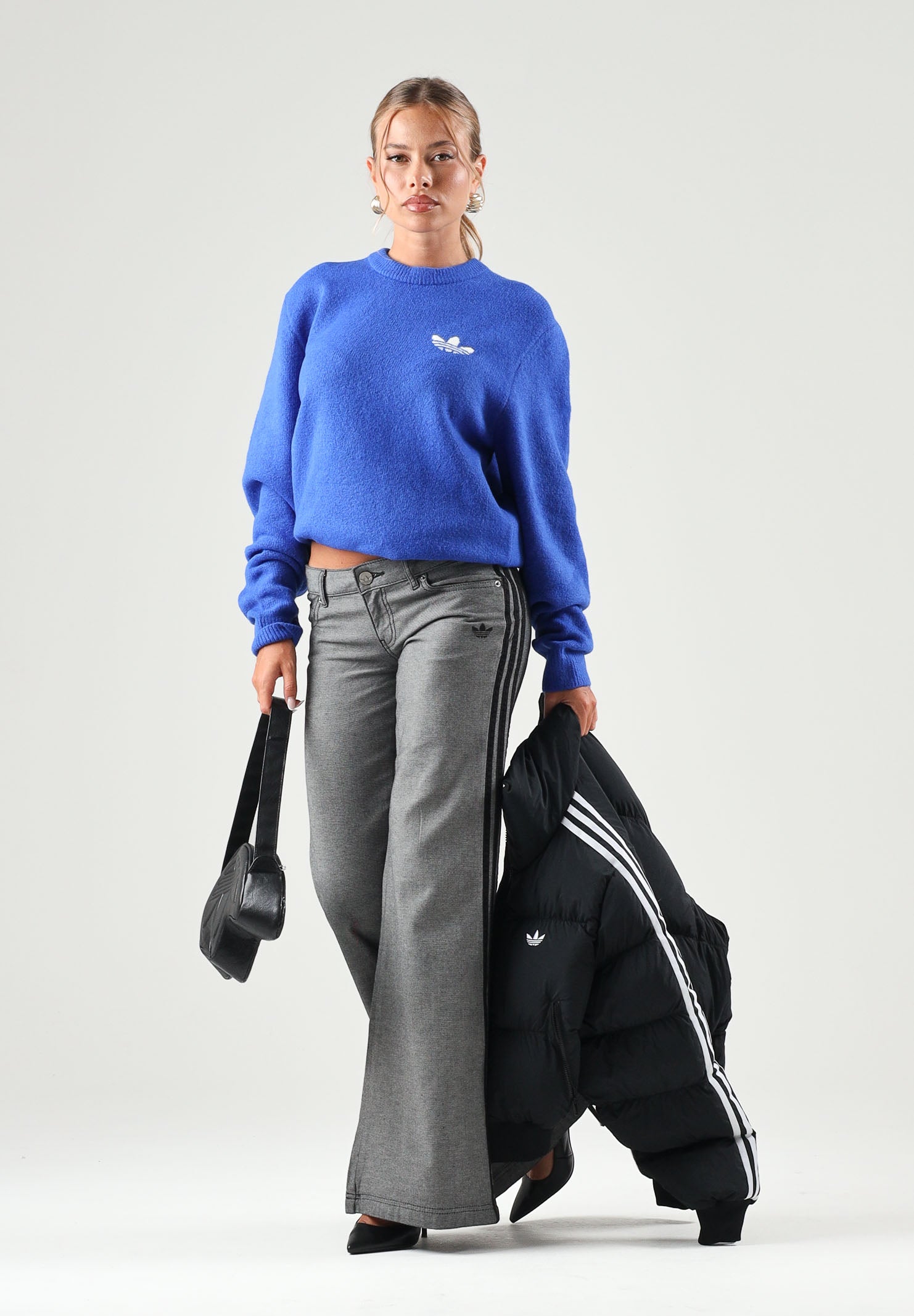 ADIDAS ORIGINALS Maglia girocollo TREFOIL ESSENTIALS FULLY blu per  uomo e donna con logo iconico KS4890 . ADIDAS ORIGINALS 