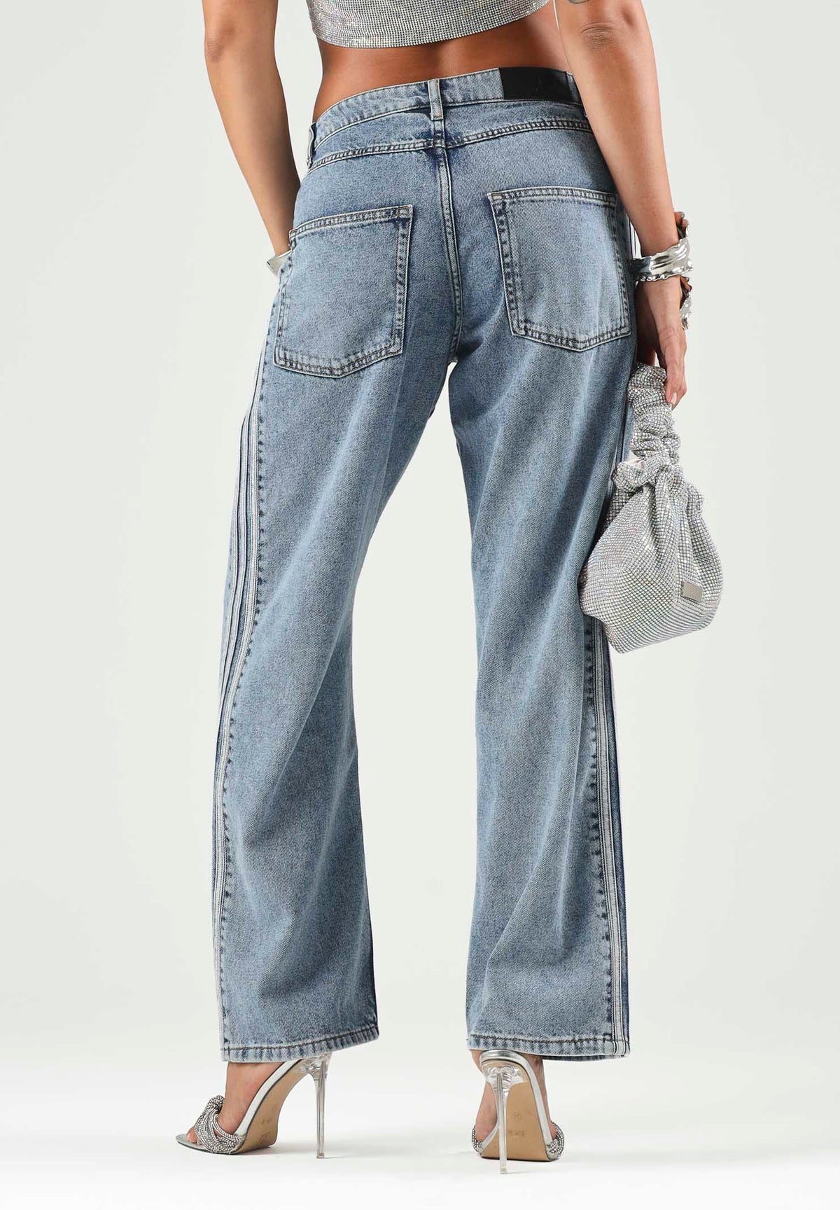 ADIDAS ORIGINALS Jeans FIREBIRD ADICOLOR DENIM worn blue-celeste chiaro per uomo e donna con iconche 3-stripes KS4966 . ADIDAS ORIGINALS 