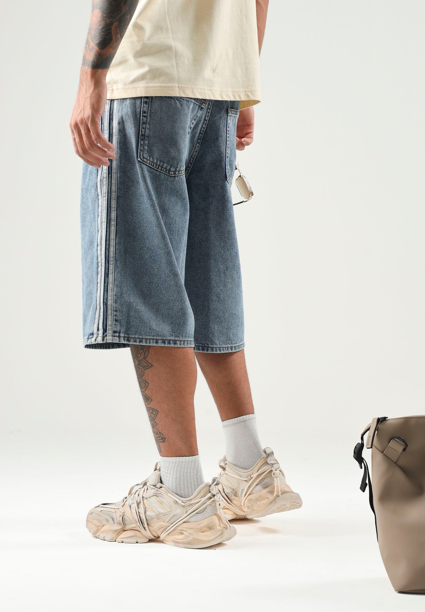 ADIDAS ORIGINALS Shorts FIREBIRD MID-RISE light-blu da uomo con iconiche 3-Stripes KS4975 . ADIDAS ORIGINALS 