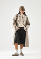 ADIDAS ORIGINALS  Trench  MAC COAT Khaki Three beige da donna con taglio lungo e vestibilità ampia. KS7333 . ADIDAS ORIGINALS 