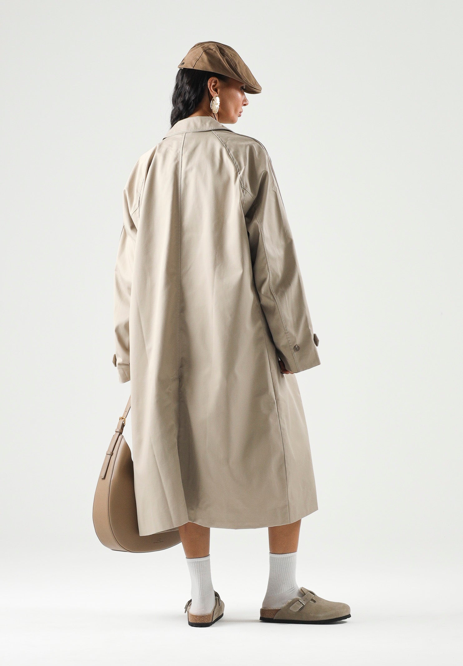 ADIDAS ORIGINALS  Trench  MAC COAT Khaki Three beige da donna con taglio lungo e vestibilità ampia. KS7333 . ADIDAS ORIGINALS 