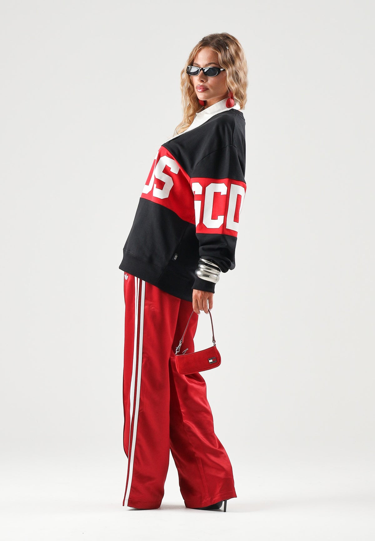 ADIDAS ORIGINALS Pantaloni WIDE LEG rosso per donna con coulisse in vita e bande laterali bianche. KS7338 . ADIDAS ORIGINALS 