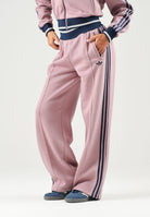 ADIDAS ORIGINALS Pantaloni sportivi FIREBIRD LOOSE TRACK PANTS Magic mauve-indigo, rosa malva e blu da donna KS7349 . ADIDAS ORIGINALS 