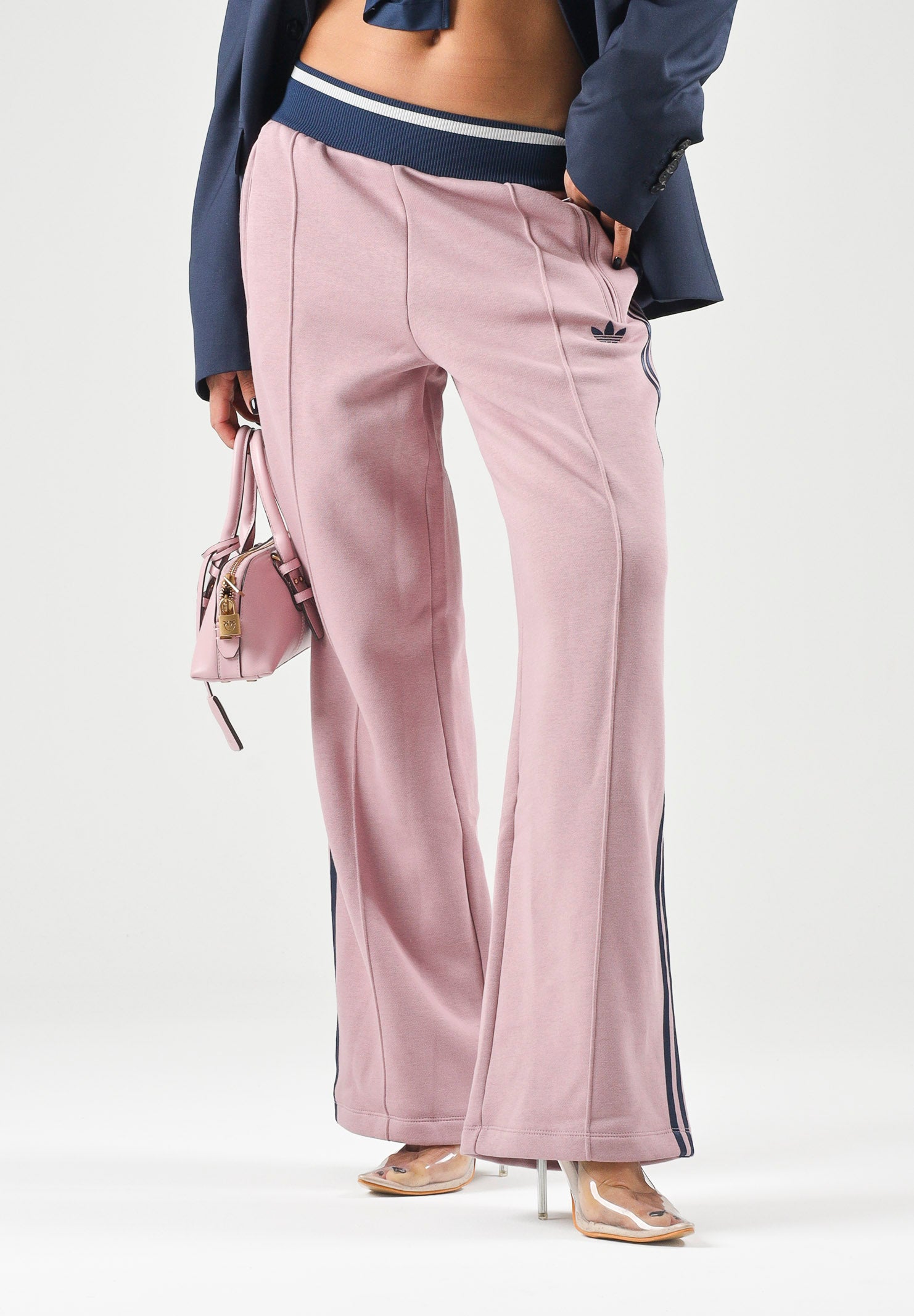 ADIDAS ORIGINALS Pantaloni FIREBIRD LOOSE TRACK PANTS Magic mauve-indigo, rosa e blu da donna KS7349 . ADIDAS ORIGINALS 