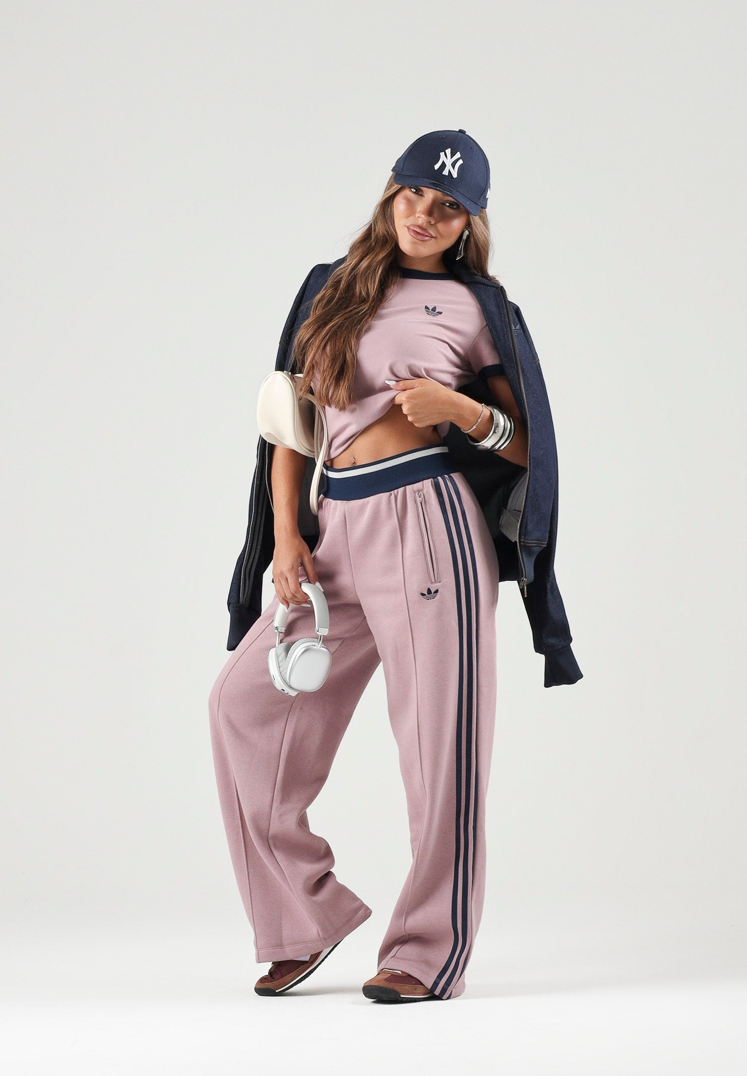 ADIDAS ORIGINALS Pantaloni FIREBIRD LOOSE TRACK PANTS Magic mauve-indigo, rosa e blu da donna KS7349 . ADIDAS ORIGINALS 
