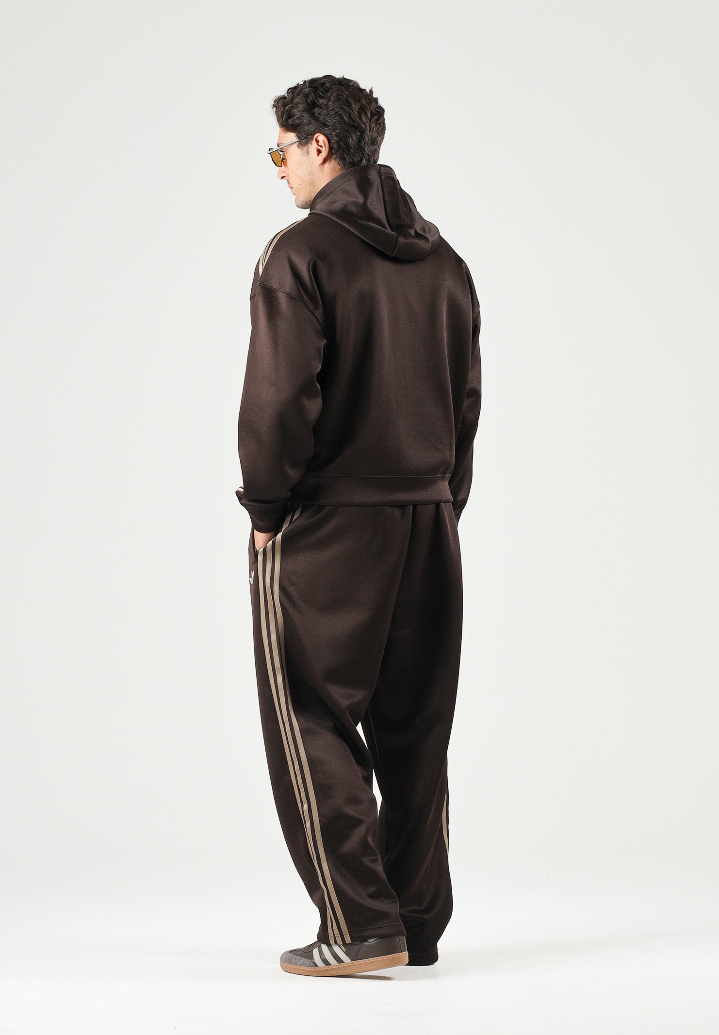 ADIDAS ORIGINALS Pantaloni ADICOLOR SPACER Aurora Coffee da uomo con iconiche 3-stripes KS7432 . ADIDAS ORIGINALS 