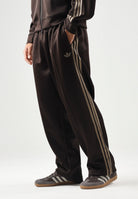 ADIDAS ORIGINALS Pantaloni ADICOLOR SPACER Aurora Coffee da uomo con iconiche 3-stripes KS7432 . ADIDAS ORIGINALS 