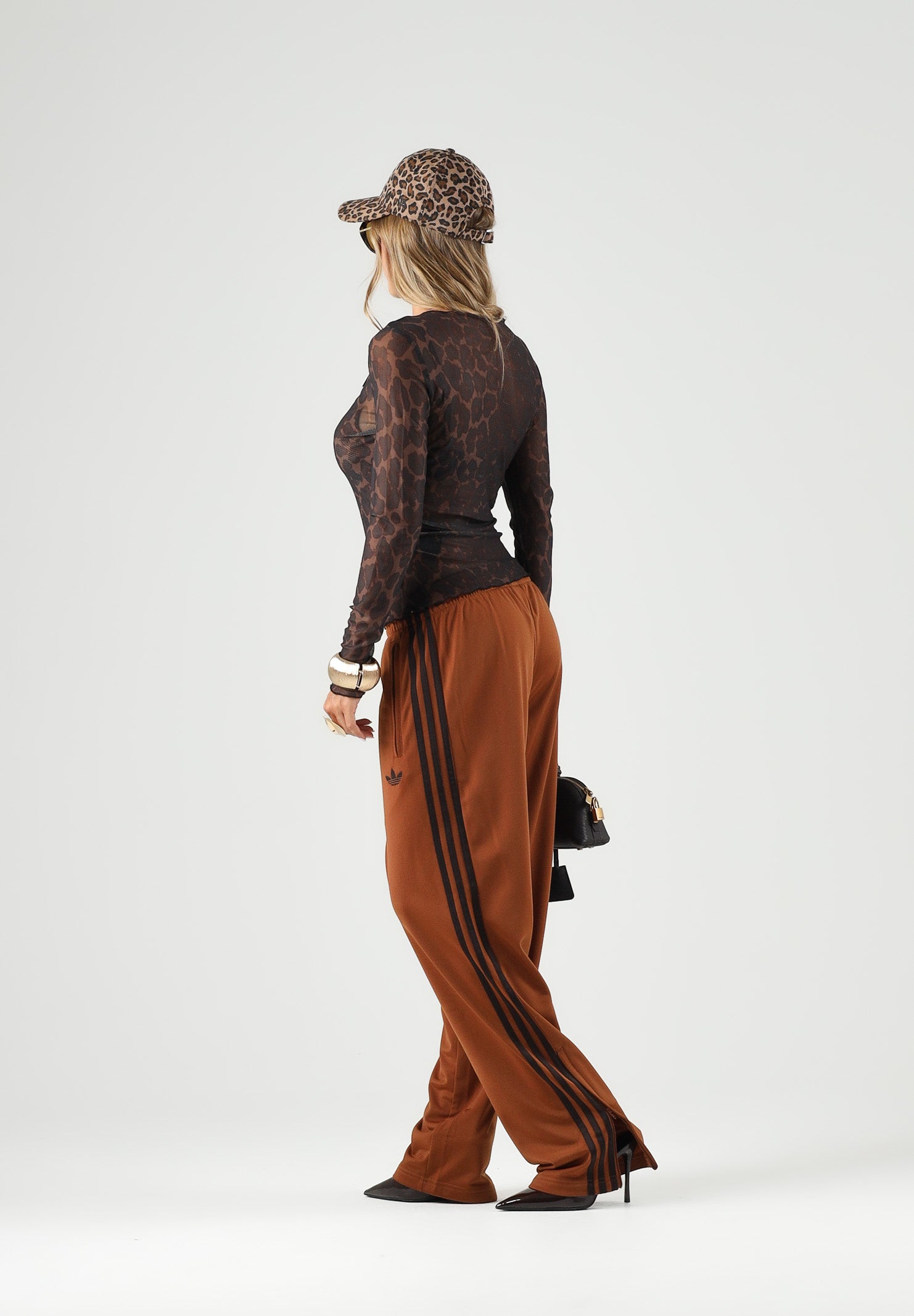 ADIDAS ORIGINALS Pantaloni FIREBIRD VELOUR marrone e bronzo per uomo e donna KS7479 . ADIDAS ORIGINALS 