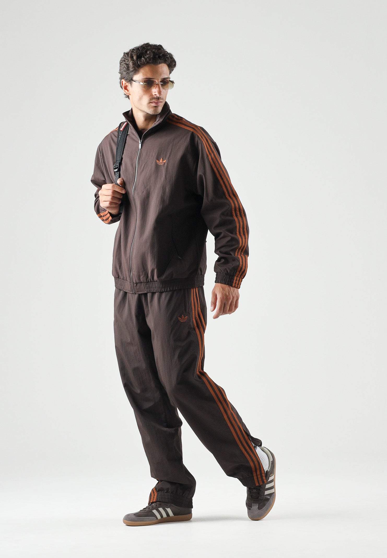 ADIDAS ORIGINALS Giacca FIREBIRD WOVEN T Aurora Coffee-marrone da uomo con logo Trefoil ricamato. KS7492 . ADIDAS ORIGINALS 