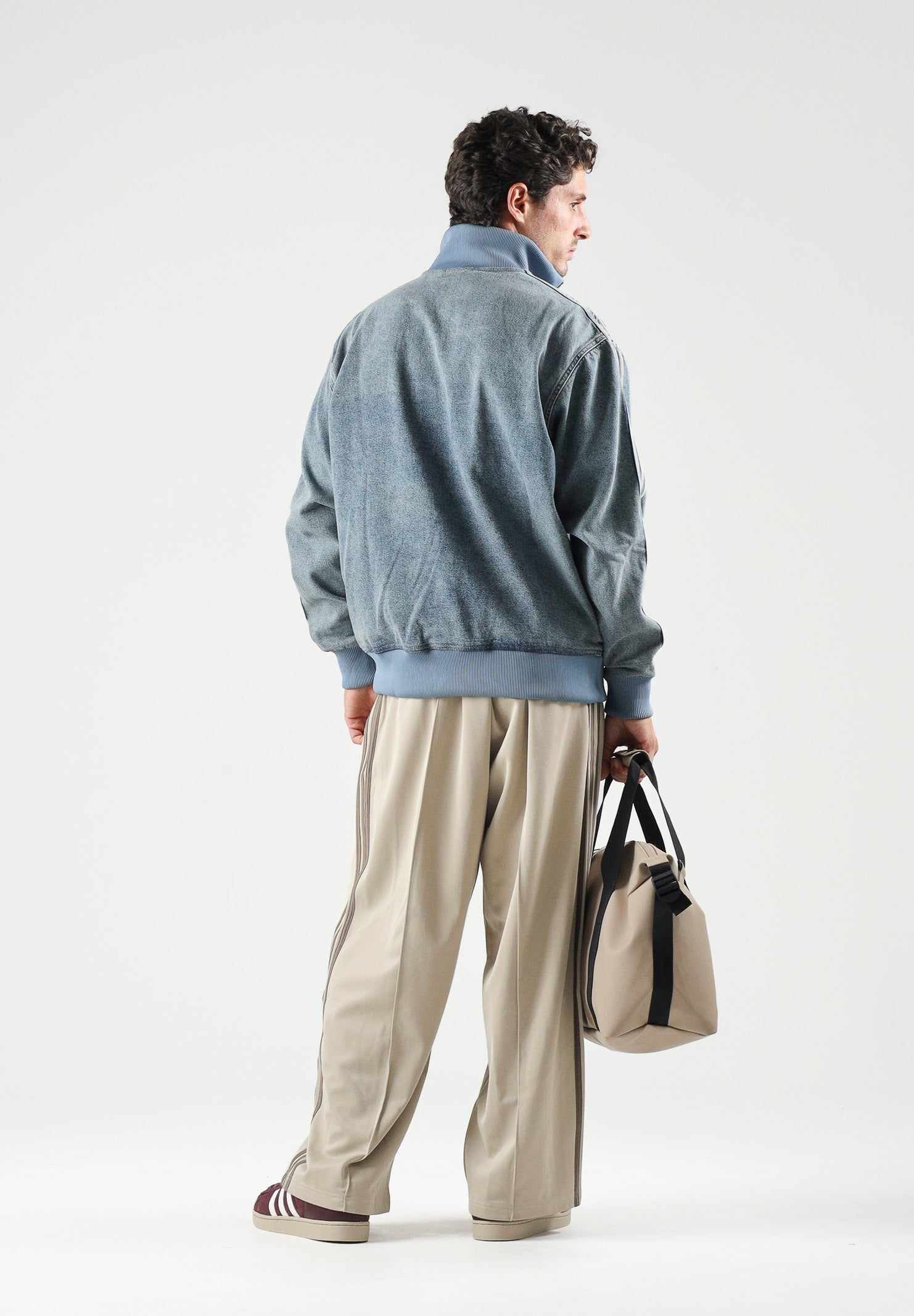 ADIDAS ORIGINALS Pantaloni OVERSIZED khaki beige da uomo con iconiche 3 stripes KS7527 . ADIDAS ORIGINALS 