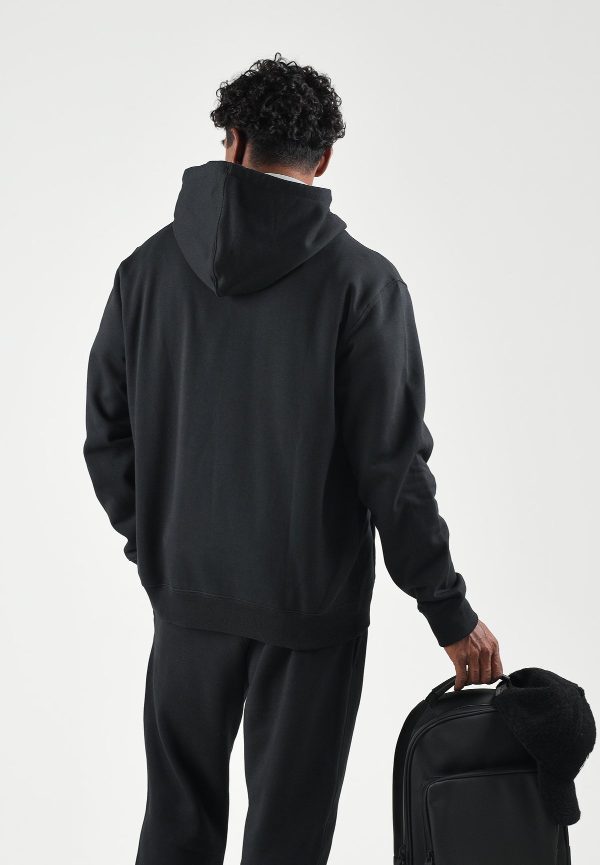 ADIDAS ORIGINALS Felpa cn cappuccio TREFOIL ESSENTIALS HOODIE nera da uomo  con logo iconico KS8920 . ADIDAS ORIGINALS 