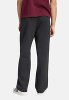ADIDAS ORIGINALS  Pantaloni TREFOIL ESSENTIALS sportivi neri da uomo  con logo Trefoil tono su tono<BR/> KS8949 . ADIDAS ORIGINALS 