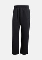 ADIDAS ORIGINALS  Pantaloni TREFOIL ESSENTIALS sportivi neri da uomo  con logo Trefoil tono su tono<BR/> KS8949 . ADIDAS ORIGINALS 