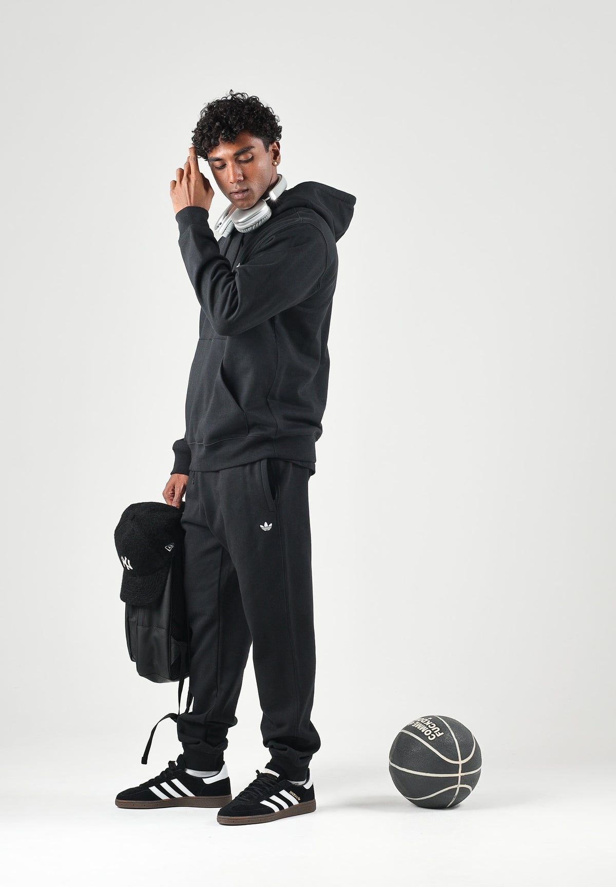 ADIDAS ORIGINALS Pantaloni TREFOIL ESSENTIALS PANTS nero da uomo in tinta unita KS8950 . ADIDAS ORIGINALS 