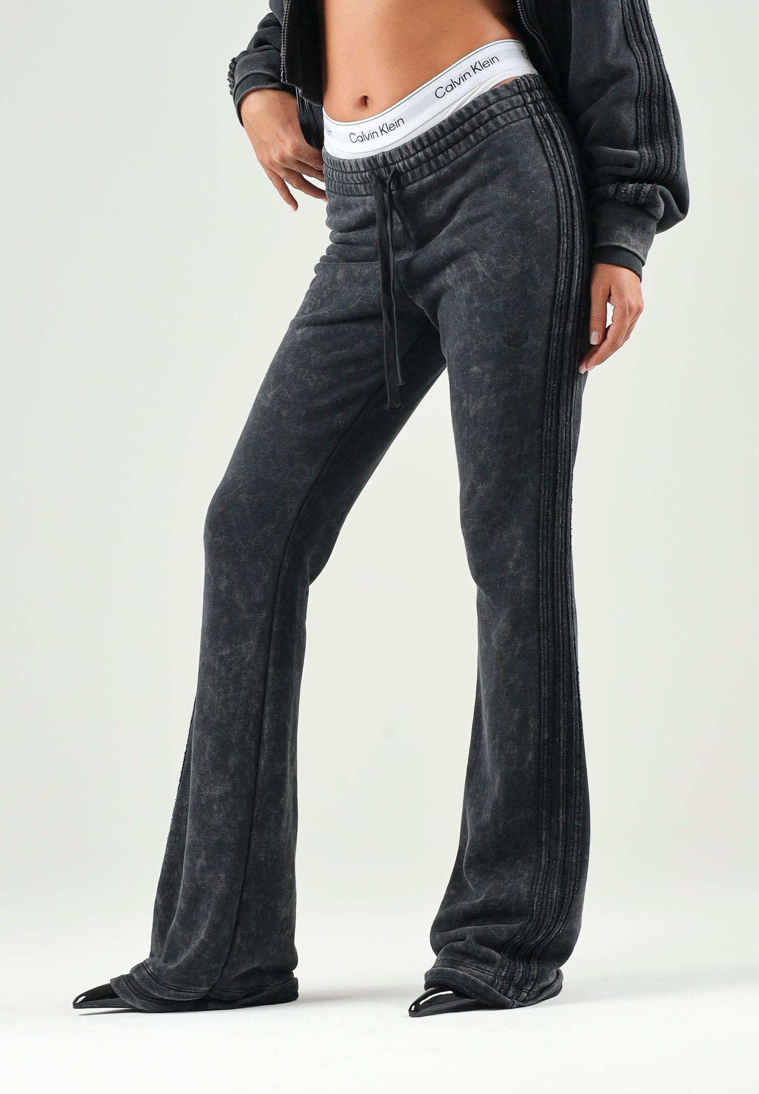 ADIDAS ORIGINALS  Pantaloni  SST BOOTCUT PANT neri da donna<BR/> KS9168 . ADIDAS ORIGINALS 