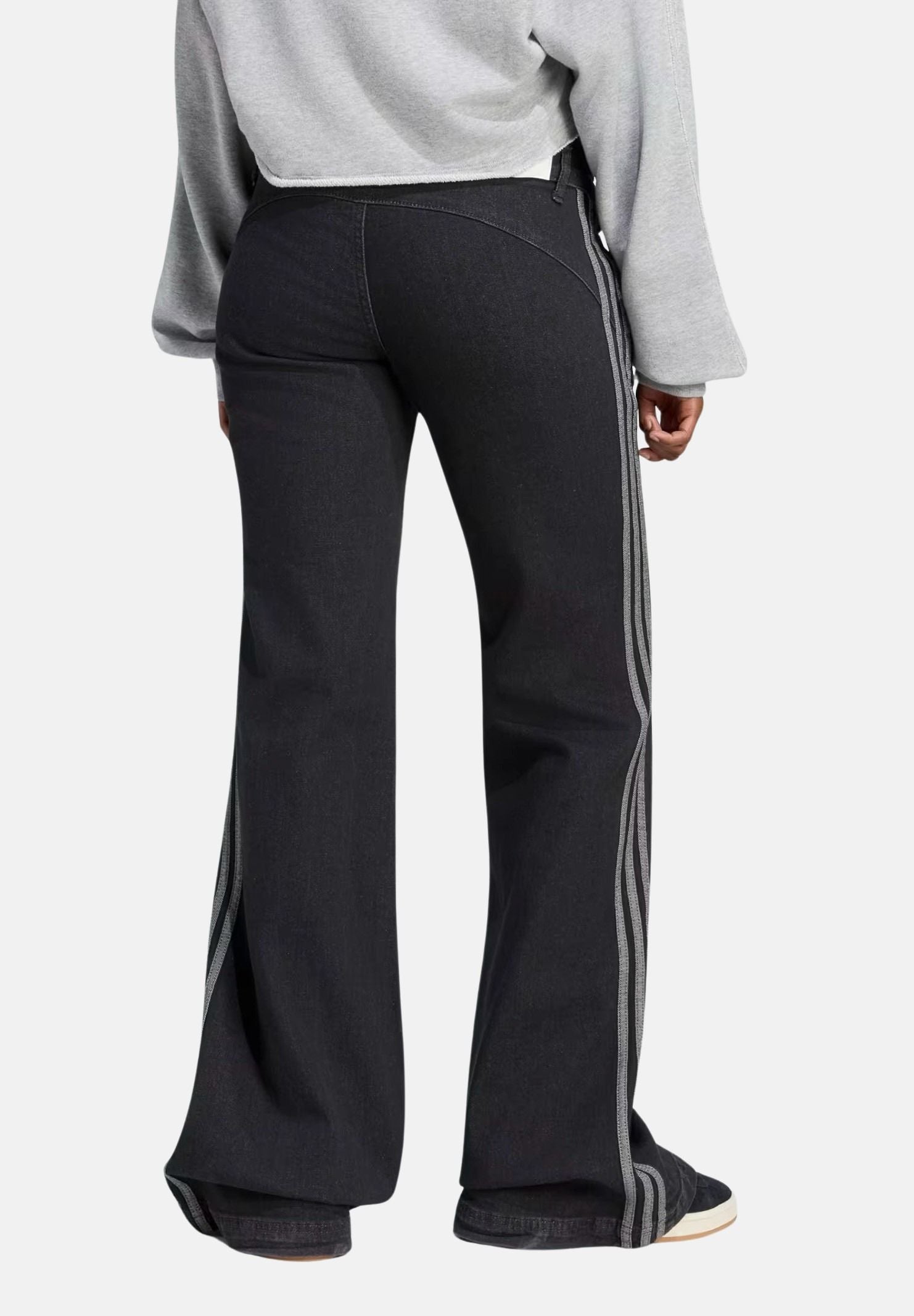 ADIDAS ORIGINALS Jeans SST LOW RISE FLARED nero da donna con gamba svasata. KS9214 . ADIDAS ORIGINALS 