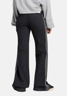 ADIDAS ORIGINALS Jeans SST LOW RISE FLARED nero da donna con gamba svasata. KS9214 . ADIDAS ORIGINALS 